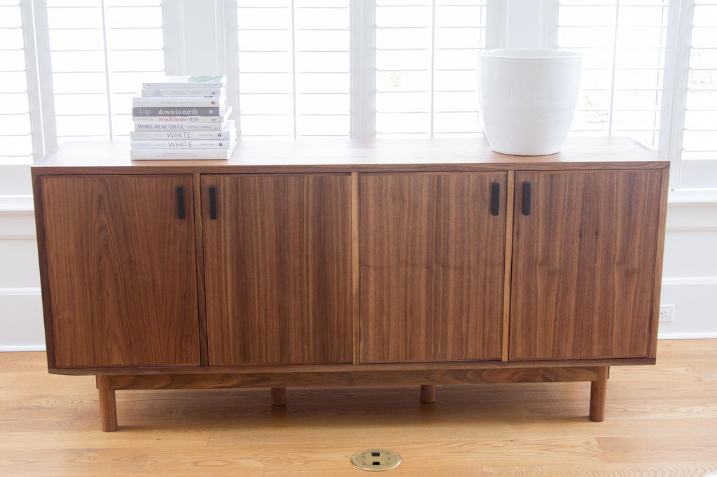 https://a.1stdibscdn.com/dune-allen-credenza-in-solid-walnut-for-sale-picture-7/f_49771/f_344257221684900210355/Dune_Allen_Credenza_7_master.jpg
