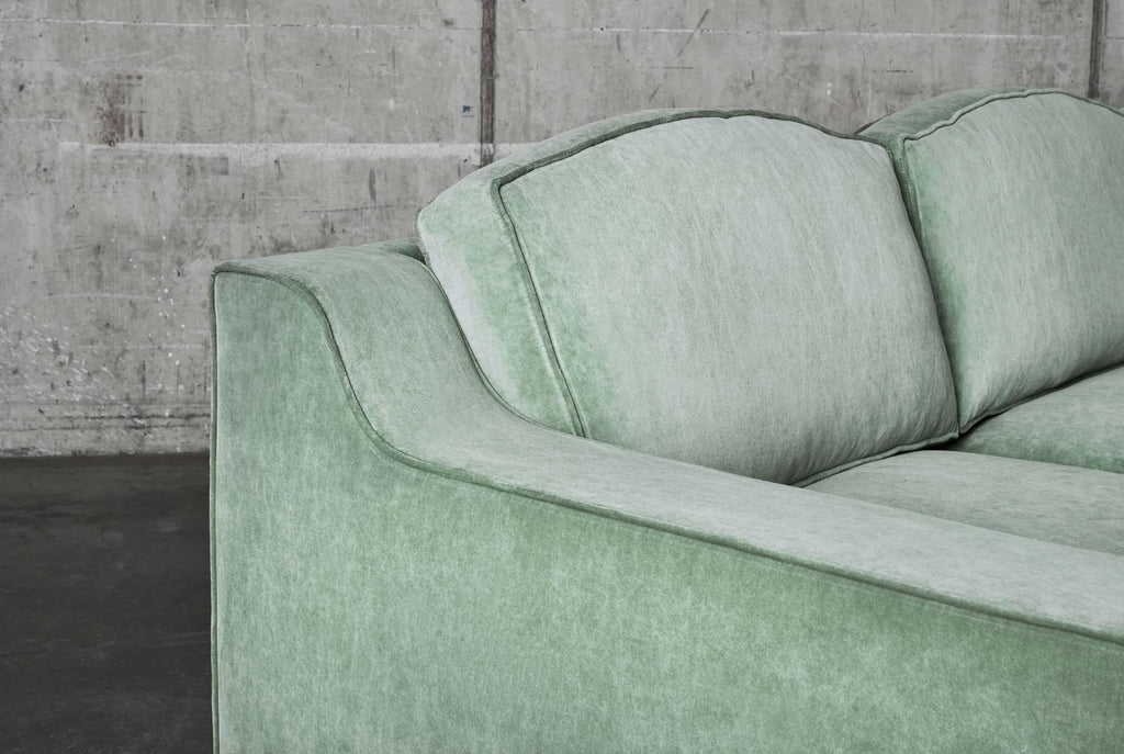 https://a.1stdibscdn.com/dd-lola-sofa-for-sale-picture-5/f_58912/f_257536521642700135191/DustyDeco_Lola_sofa_frozengreen2_master.jpg