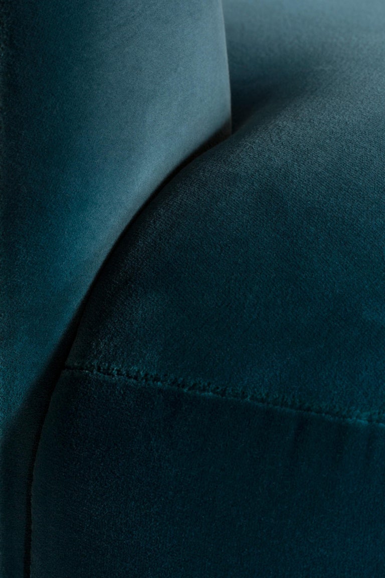 https://a.1stdibscdn.com/21st-century-modern-twins-4-seat-sofa-caraibe-velvet-handcrafted-by-greenapple-for-sale-picture-4/f_53532/f_280525221648831357998/E0014444_Export_master.jpg?width=768