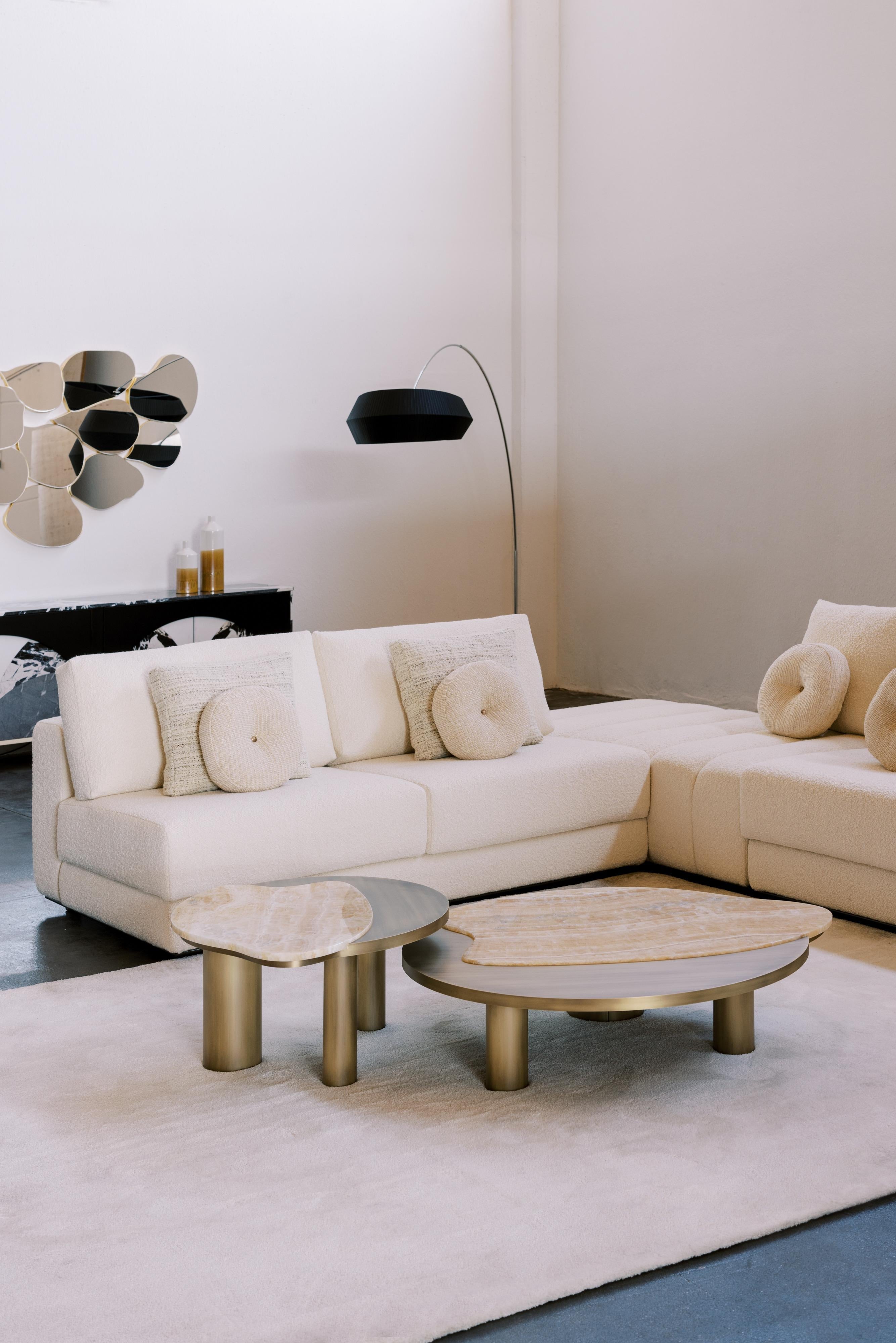 https://a.1stdibscdn.com/mid-century-modern-bordeira-nesting-coffee-tables-onyx-brass-oak-greenapple-for-sale-picture-17/f_53532/f_366722721757689782492/E0024935_Export_master.jpg