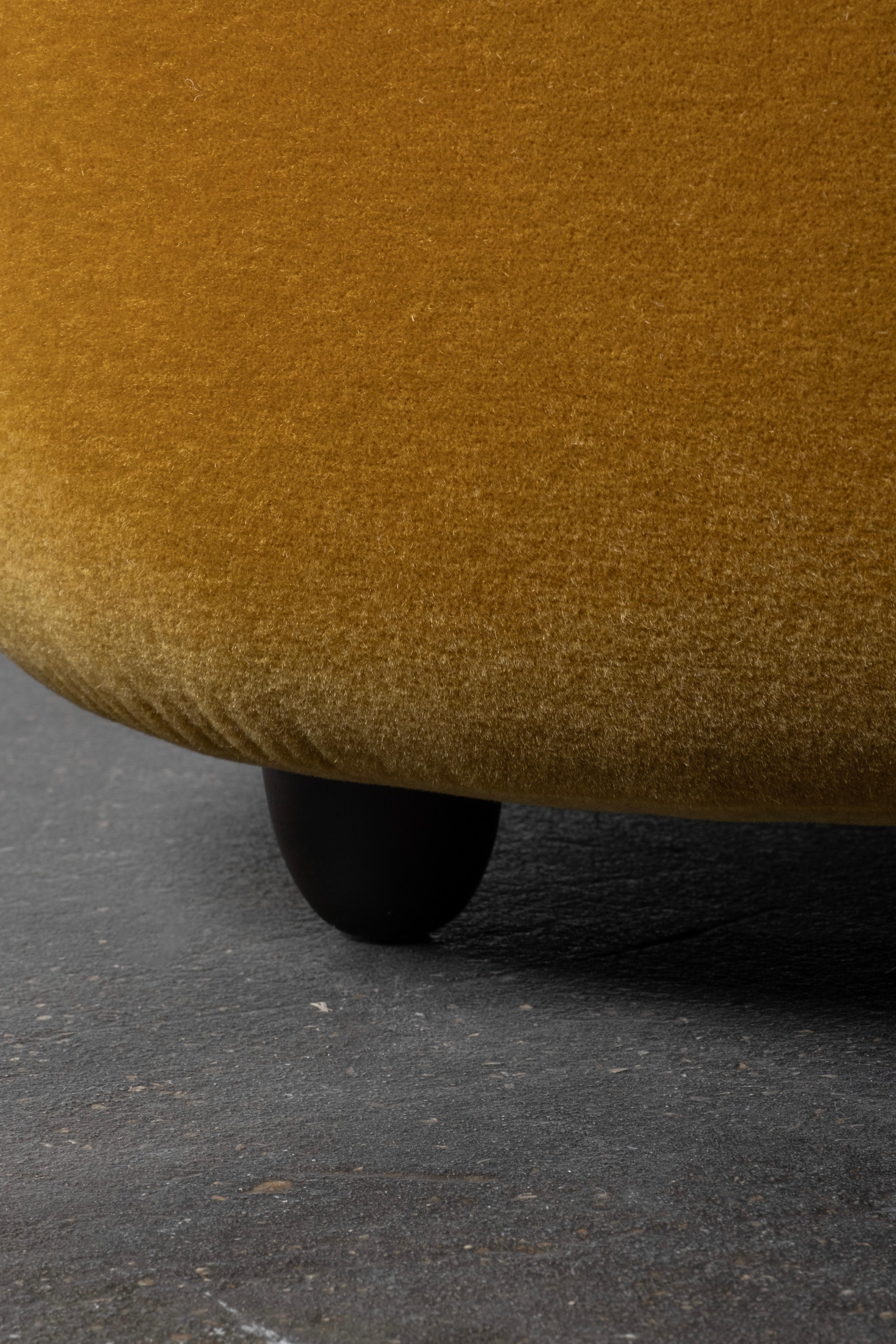https://a.1stdibscdn.com/art-deco-abito-sofa-oak-dedar-cinnamon-mohair-handmade-portugal-greenapple-for-sale-picture-8/f_53532/f_459554821753093902681/E0026242_Export_master.jpg