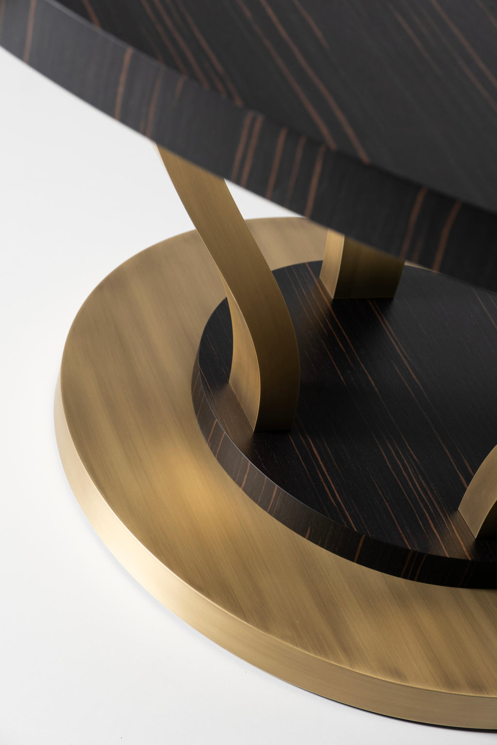 https://a.1stdibscdn.com/art-deco-antuerpia-dining-table-macassar-ebony-brass-handmade-by-greenapple-for-sale-picture-7/f_53532/f_453843321749479746193/E0028442_Export_master.jpg