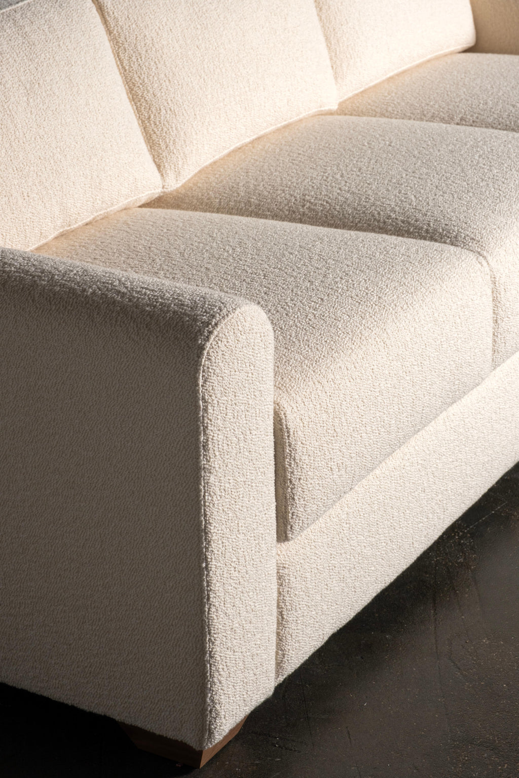 https://a.1stdibscdn.com/mid-century-modern-french-style-sofa-ivory-dedar-boucle-fabric-for-sale-picture-11/f_53532/f_462250221754934371590/E0029238_Export_master.jpg