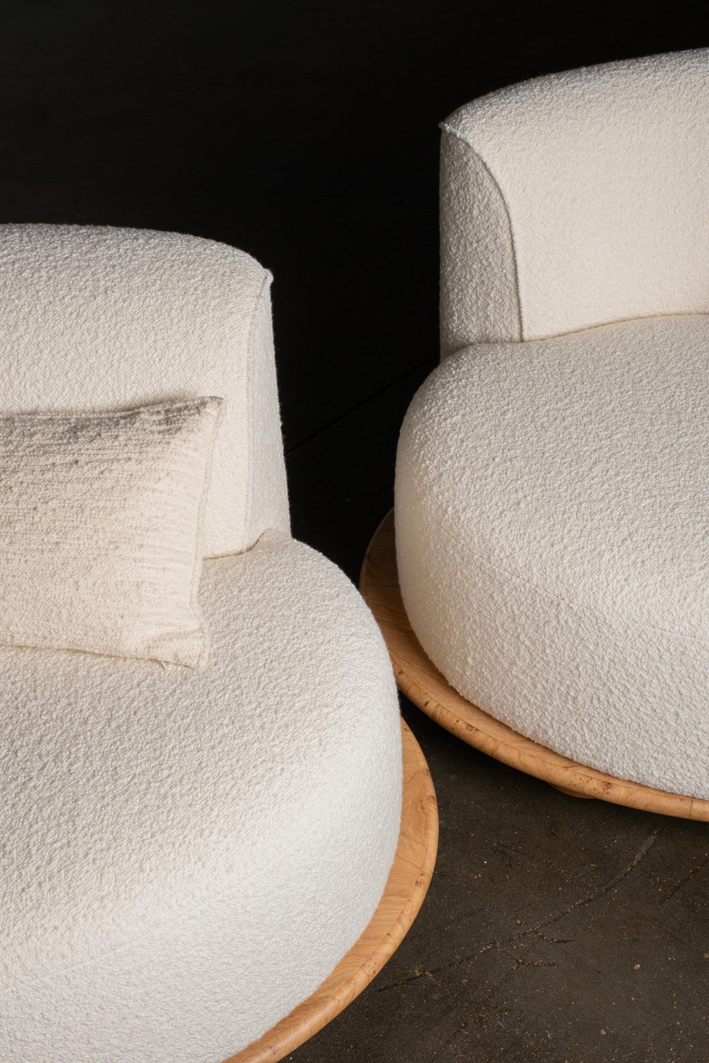 https://a.1stdibscdn.com/contemporary-galapinhos-armchair-oak-root-beige-cotton-handmade-by-greenapple-for-sale-picture-15/f_53532/f_462362721755010223505/E0029330_Export_master.jpg