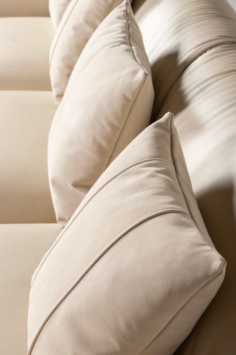 https://a.1stdibscdn.com/mid-century-modern-beijinho-sofa-beige-nubuck-leather-handmade-by-greenapple-for-sale-picture-6/f_53532/f_462350721755005804772/E0029354_Export_master.jpg?width=768