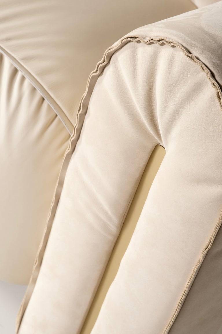 https://a.1stdibscdn.com/mid-century-modern-beijinho-sofa-beige-nubuck-leather-handmade-by-greenapple-for-sale-picture-7/f_53532/f_462350721755005804857/E0029355_Export_master.jpg?width=768