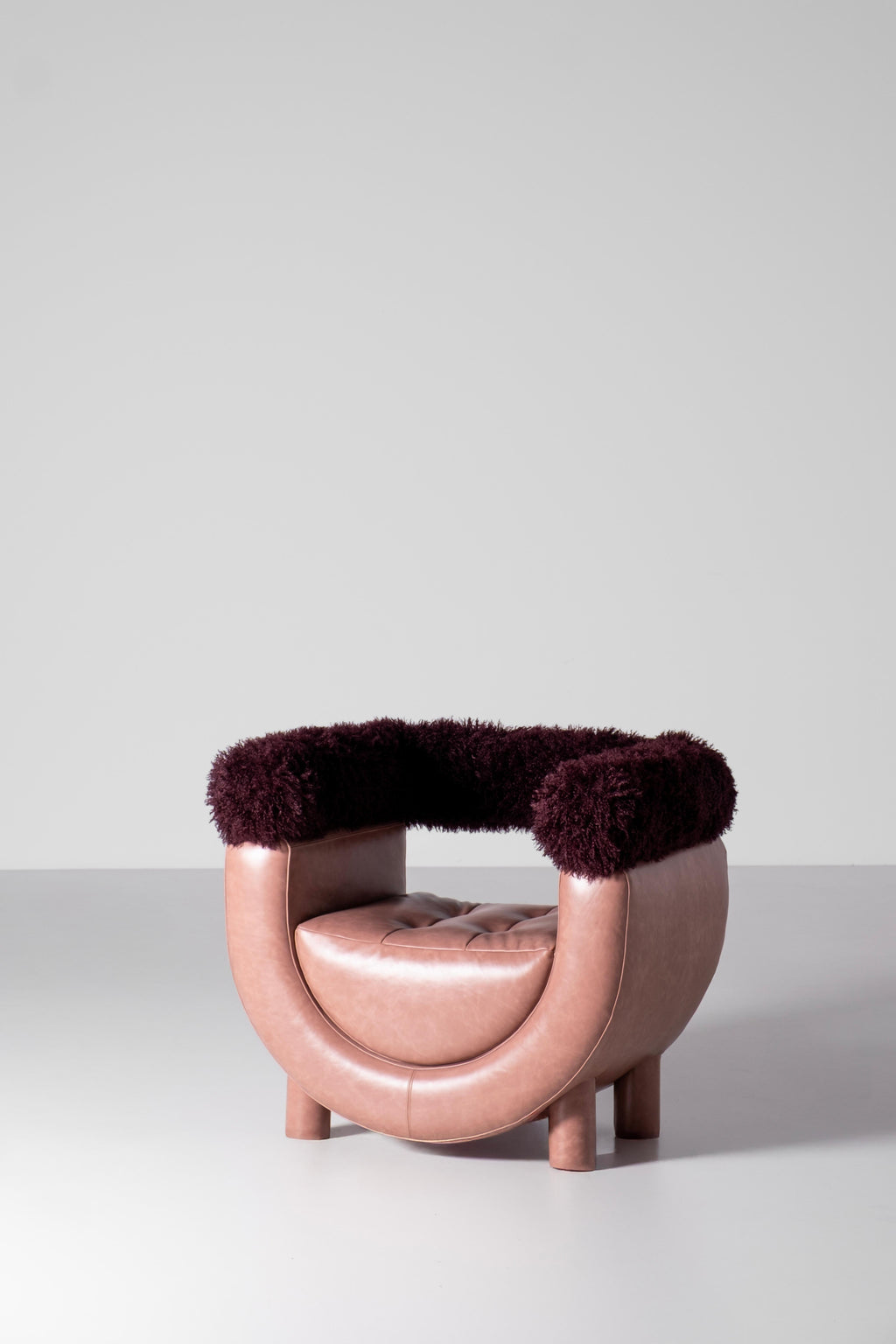 https://a.1stdibscdn.com/mid-century-modern-mel-armchair-leather-faux-fur-handmade-by-greenapple-for-sale-picture-7/f_53532/f_461868321754651167662/E0029397_Export_master.jpg