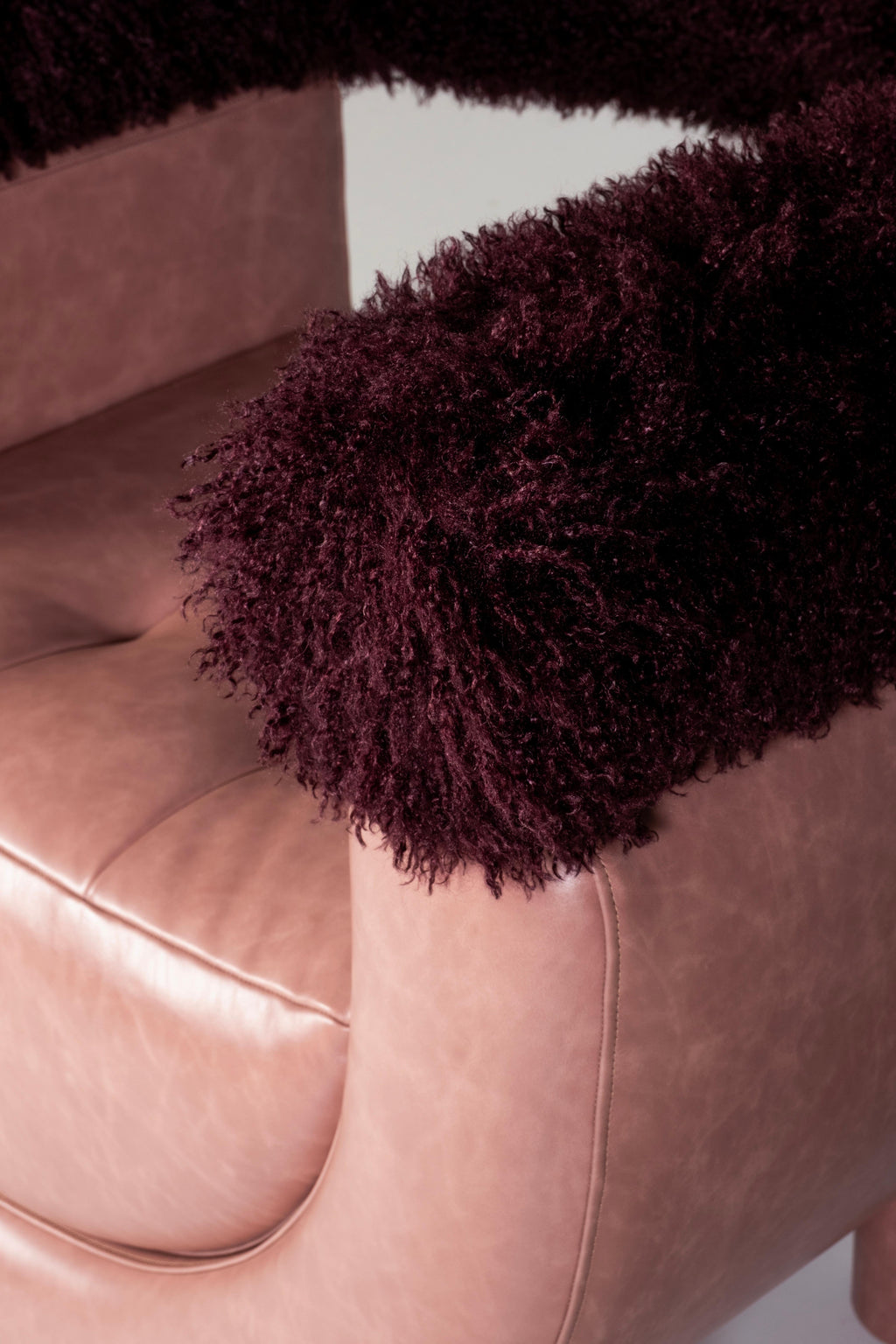 https://a.1stdibscdn.com/mid-century-modern-mel-armchair-leather-faux-fur-handmade-by-greenapple-for-sale-picture-11/f_53532/f_461868321754651291571/E0029400_Export_master.jpg