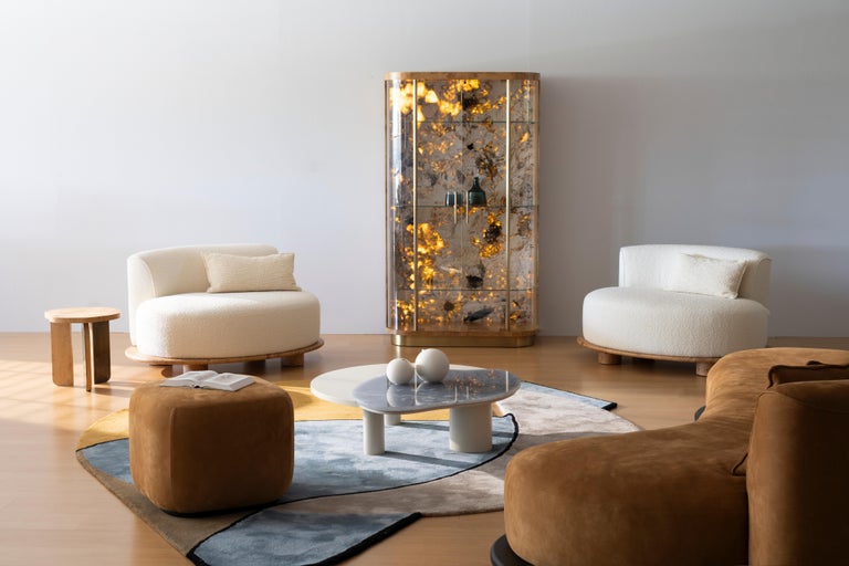 https://a.1stdibscdn.com/contemporary-galapinhos-armchair-oak-root-beige-cotton-handmade-by-greenapple-for-sale-picture-3/f_53532/f_466829221758029795817/E0029438_Export_master.jpg?width=768