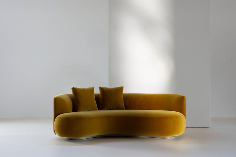 https://a.1stdibscdn.com/modern-twins-curved-sofa-italian-jacquard-velvet-made-in-portugal-by-greenapple-for-sale-picture-2/f_53532/f_266665021758118553368/E0029506_Export_master.jpg?width=768