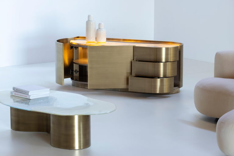 https://a.1stdibscdn.com/sahara-tv-cabinet-brass-miel-onyx-handmade-by-greenapple-for-sale-picture-15/f_53532/f_441816621756890408929/E0029581_Export_master.jpg?width=768