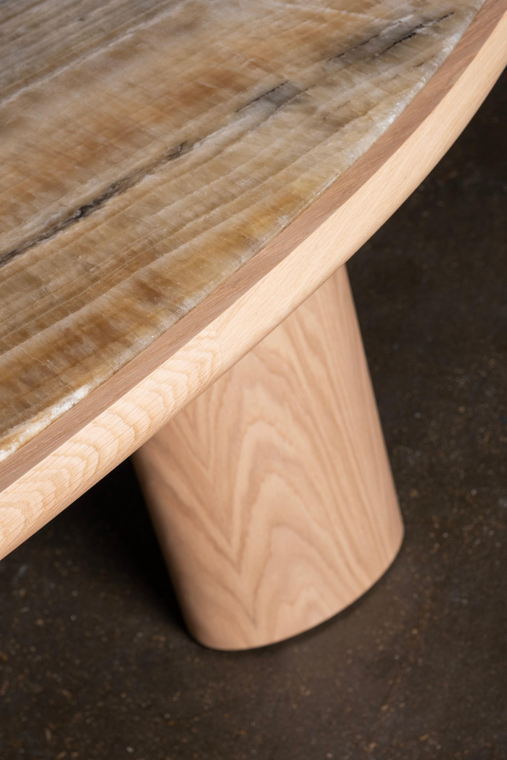 https://a.1stdibscdn.com/organic-modern-cerdeira-dining-table-onyx-miel-oak-handmade-greenapple-for-sale-picture-13/f_53532/f_452492221762162011384/E0030180_Export_master.jpg