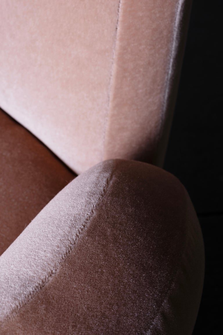 https://a.1stdibscdn.com/contemporary-conchula-swivel-accent-chair-italian-mohair-handmade-greenapple-for-sale-picture-8/f_53532/f_489587421771946543596/E0030314_Export_master.jpg?width=768