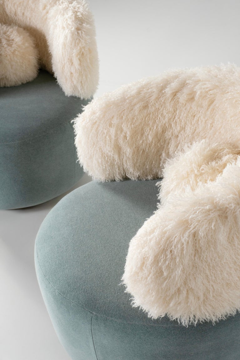 https://a.1stdibscdn.com/contemporary-caju-swivel-lounge-chair-set-2-boucle-faux-fur-by-greenapple-for-sale-picture-13/f_53532/f_482072021767709309855/E0030516_Export_master.jpg?width=768