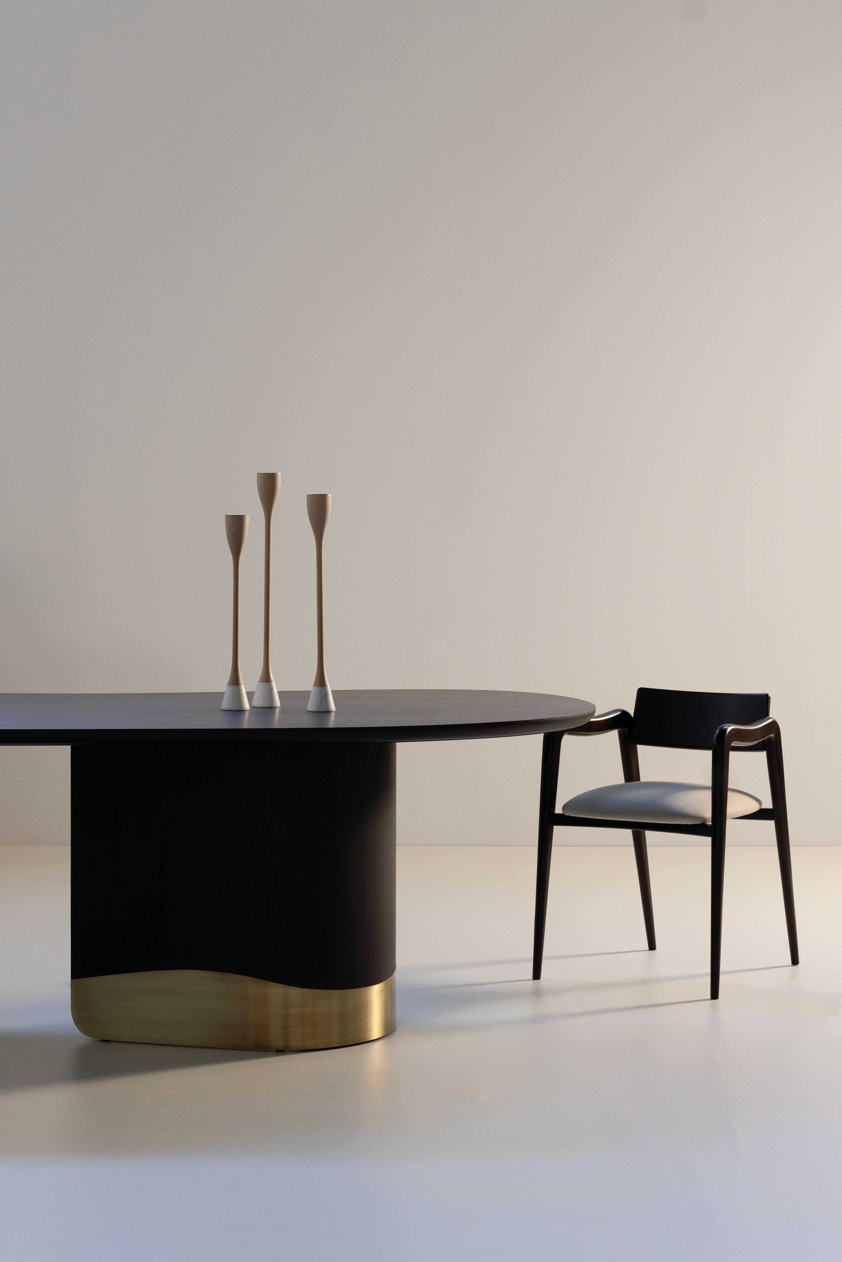 https://a.1stdibscdn.com/contemporary-armona-dining-table-american-oak-brass-handmade-by-greenapple-for-sale-picture-15/f_53532/f_199056621770481555769/E0031158_Export_master.jpg