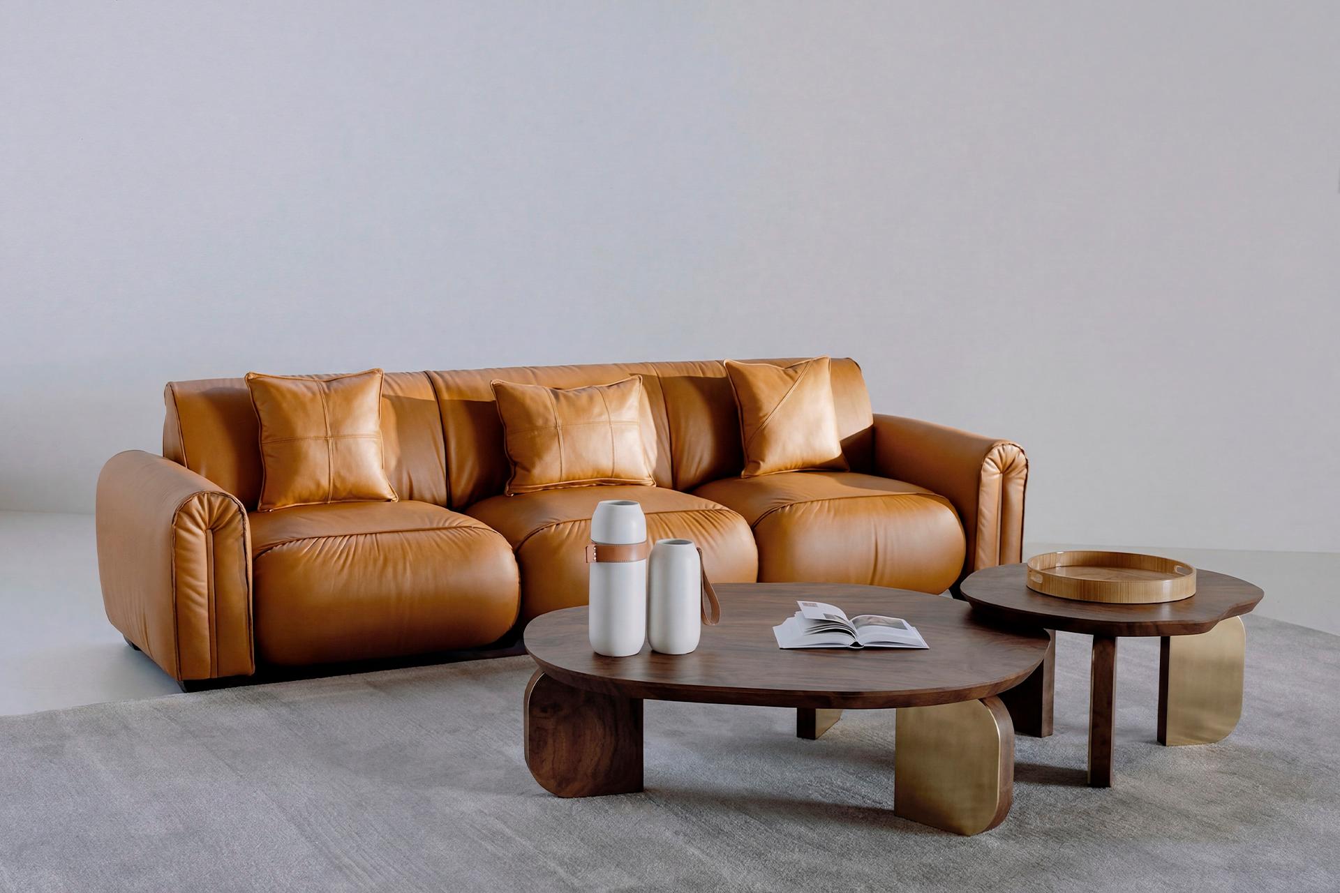 https://a.1stdibscdn.com/contemporary-dornes-nesting-coffee-table-set-2-walnut-root-handmade-greenapple-for-sale-picture-2/f_53532/f_451499221775571814358/E0031930_Export_master.jpg
