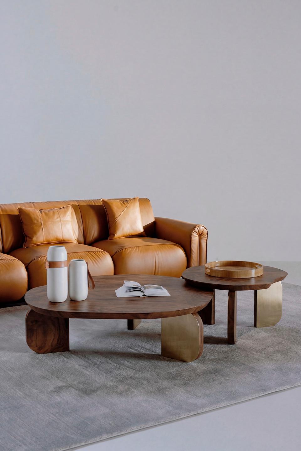 https://a.1stdibscdn.com/contemporary-dornes-nesting-coffee-table-set-2-walnut-root-handmade-greenapple-for-sale-picture-3/f_53532/f_451499221775571814292/E0031931_Export_master.jpg
