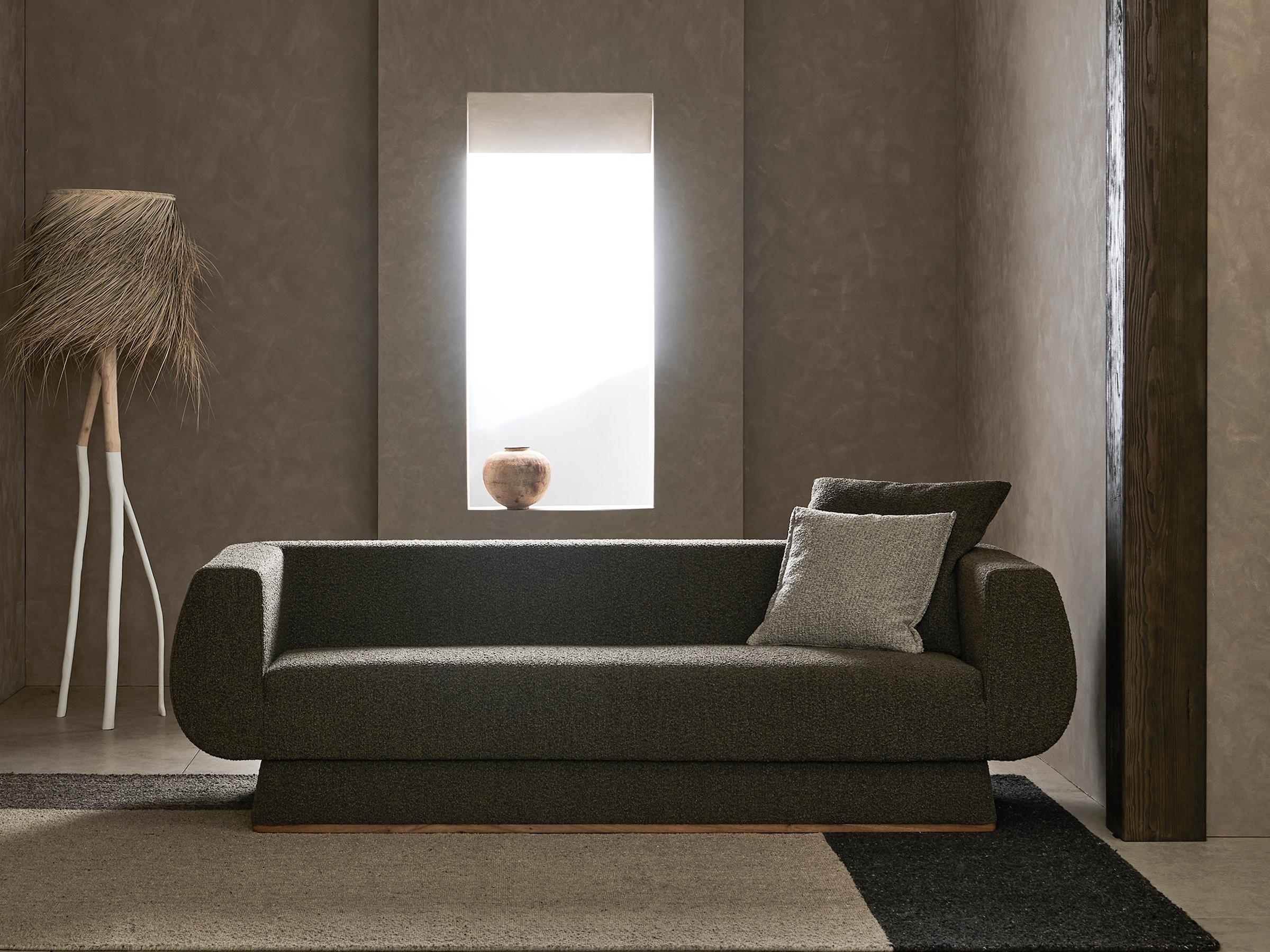 https://a.1stdibscdn.com/vibe-sofa-m-by-daaz-for-sale-picture-2/f_12192/f_417541421727987573648/E1337A_5_master.jpg