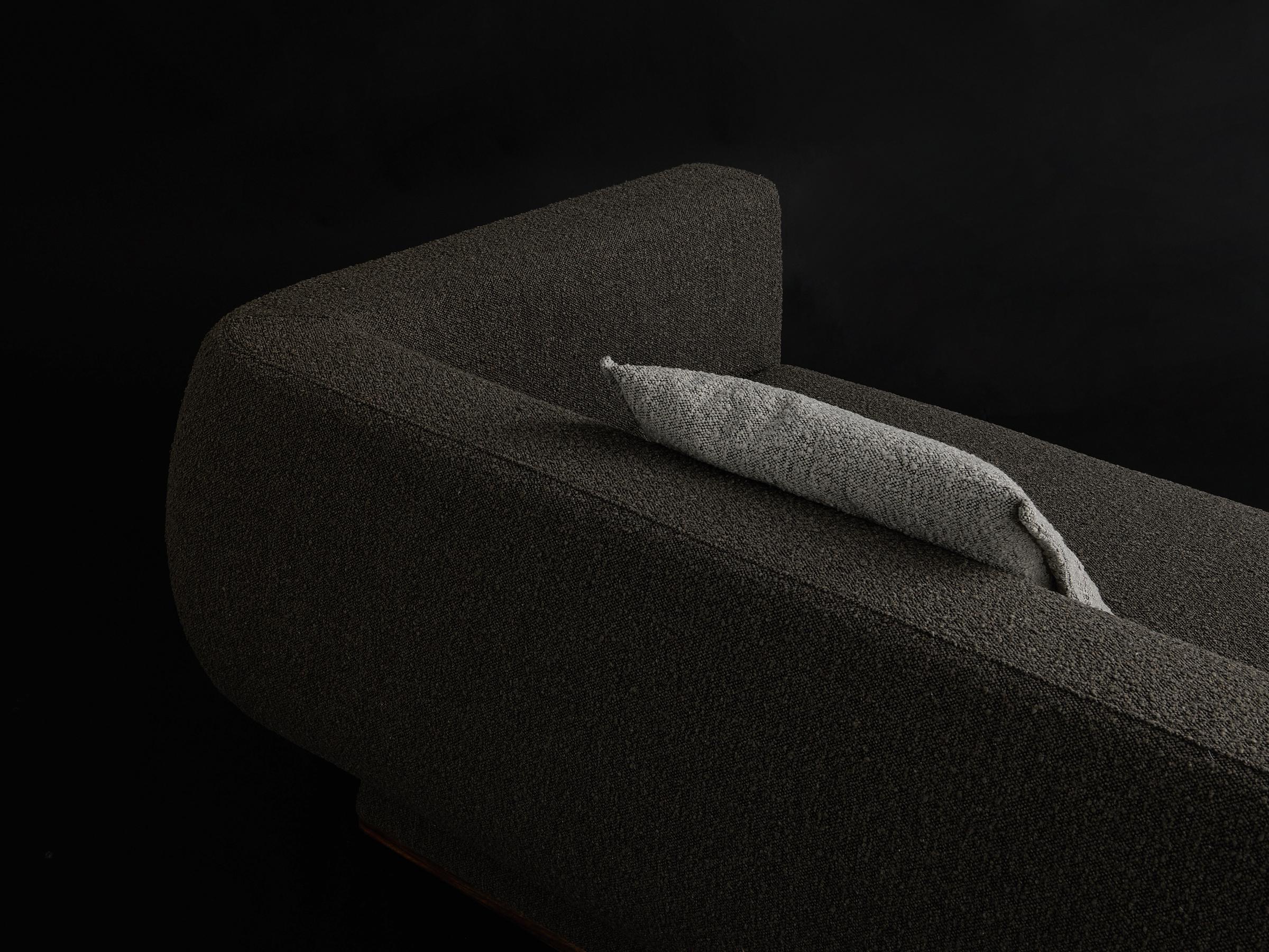 https://a.1stdibscdn.com/vibe-sofa-m-by-daaz-for-sale-picture-5/f_12192/f_417541421727987574143/E1337A_8_master.jpg