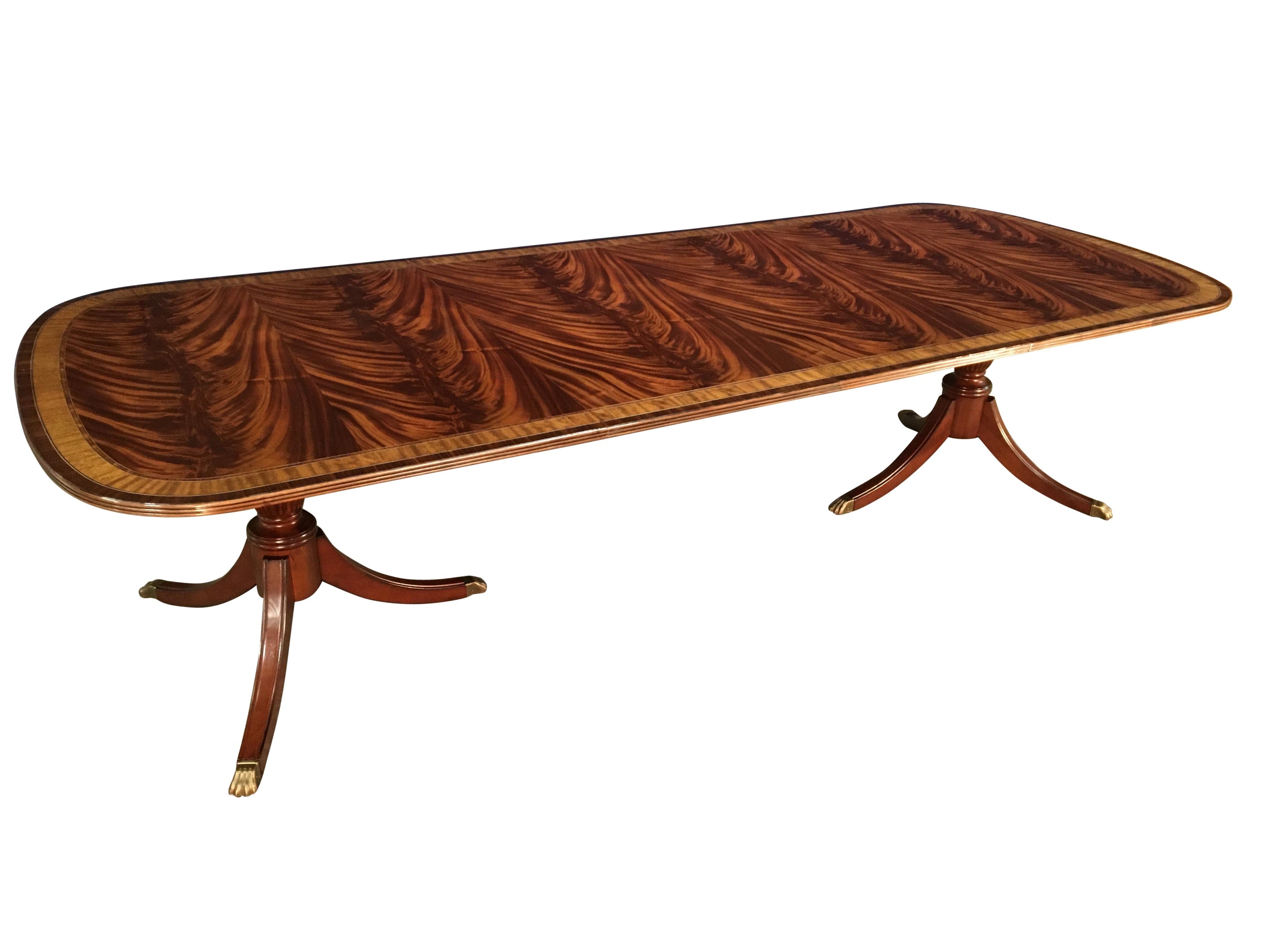 https://a.1stdibscdn.com/traditional-mahogany-georgian-style-dining-table-by-leighton-hall-for-sale-picture-2/f_44162/f_146260511573614249568/E5470B94_F55E_4B40_9AF6_40B81EC8DFDD_master.jpeg