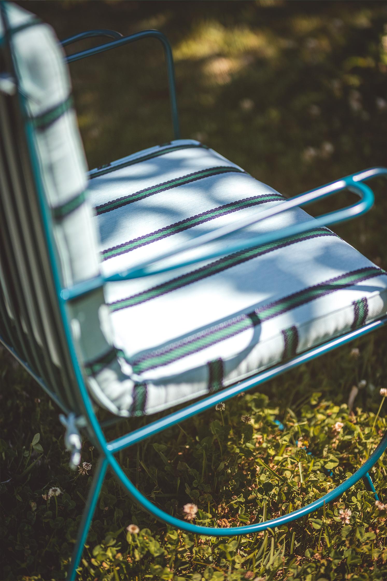 https://a.1stdibscdn.com/echo-outdoor-armchair-with-shade-for-sale-picture-2/f_83592/f_334599021679654631718/ECHO3_master.jpg