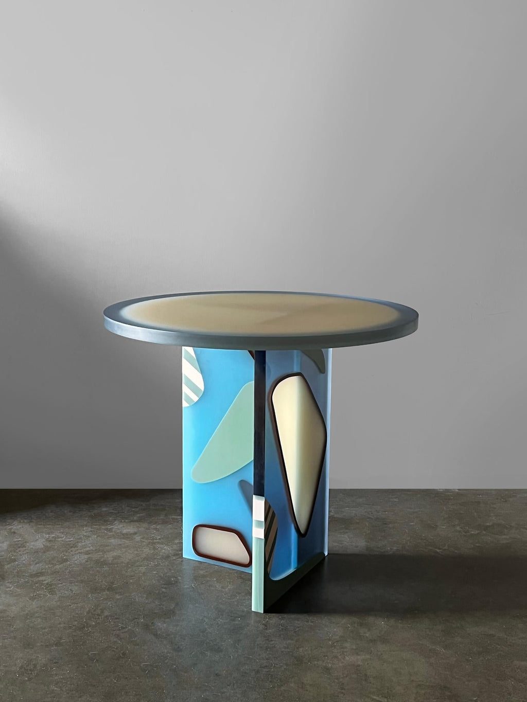 https://a.1stdibscdn.com/unique-translucent-blue-resin-lucent-cafe-table-by-elyse-graham-for-sale-picture-2/f_20163/f_381210621706310260062/EGxFN_Cafe_Table_1_web_master.jpg