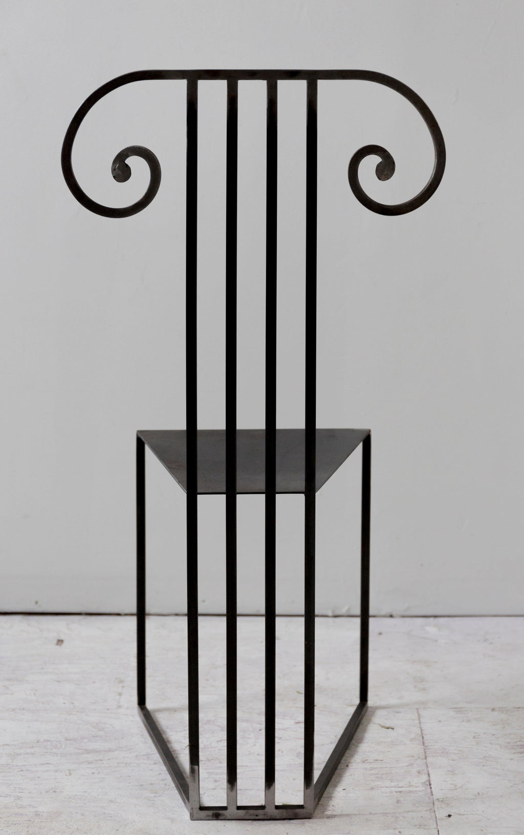 https://a.1stdibscdn.com/column-chair-for-sale-picture-4/30716232/f_389007621710787381047/EI9A0870_master.JPG