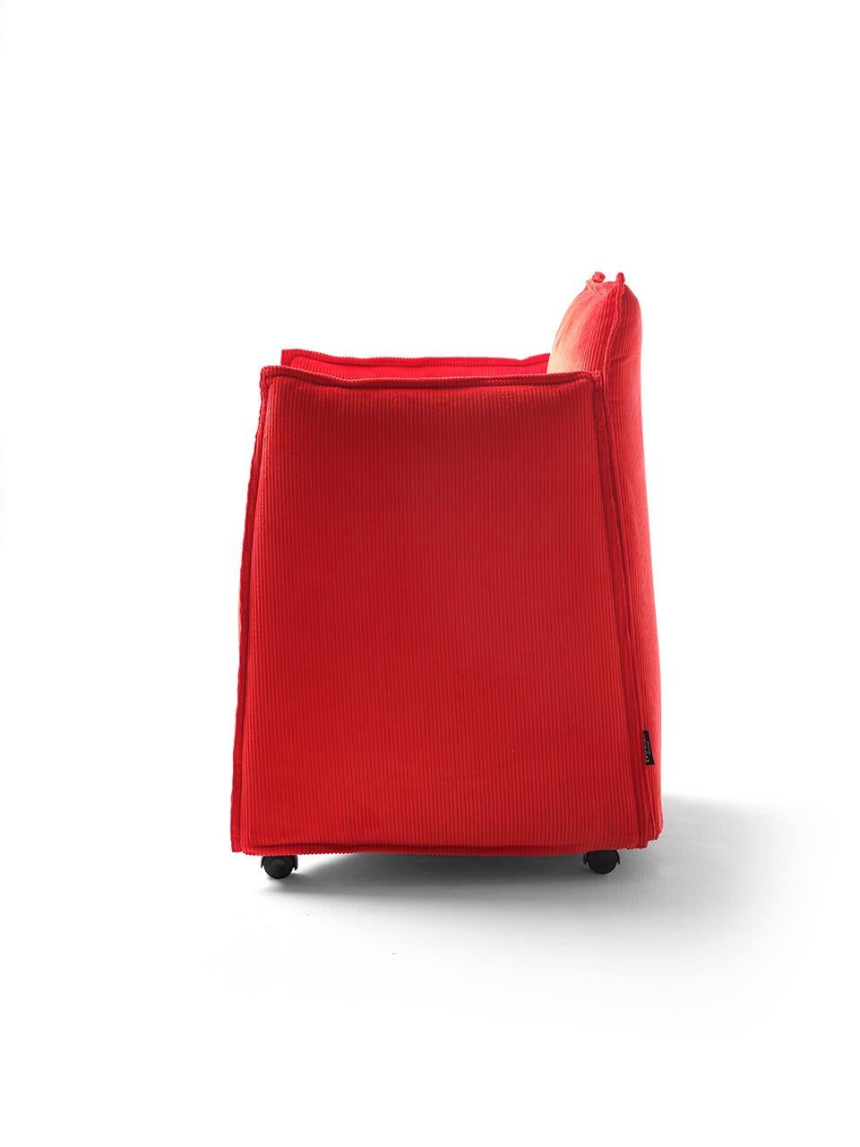 https://a.1stdibscdn.com/medven-small-armchair-in-cotton-corduroy-for-sale-picture-3/f_48381/1598871805250/EPONIMO_MD001_Medven_poltroncina_red_corduroy_3jpg_master.jpg
