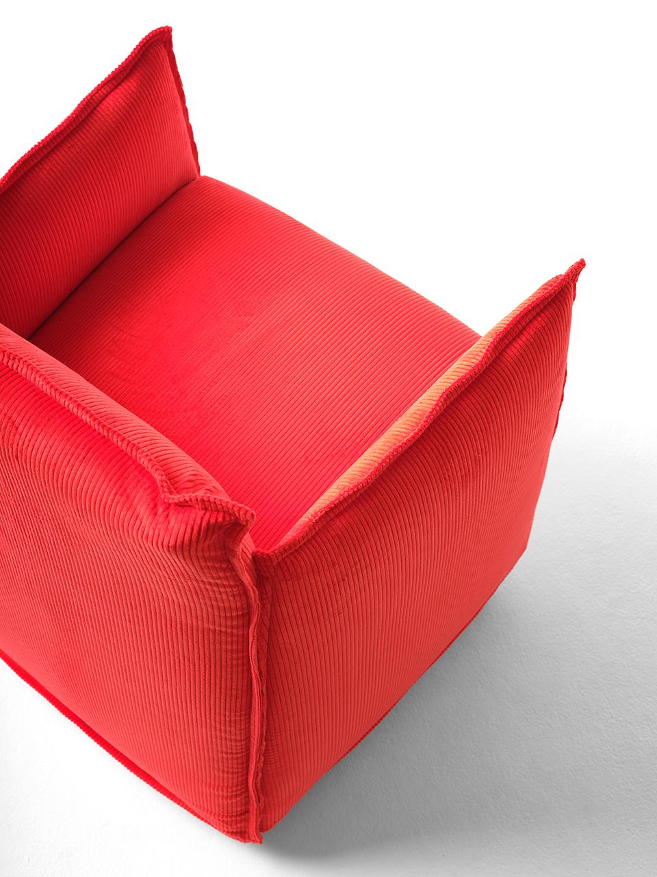 https://a.1stdibscdn.com/medven-small-armchair-in-cotton-corduroy-for-sale-picture-5/f_48381/1598871806350/EPONIMO_MD001_Medven_poltroncina_red_corduroy_5_master.jpg