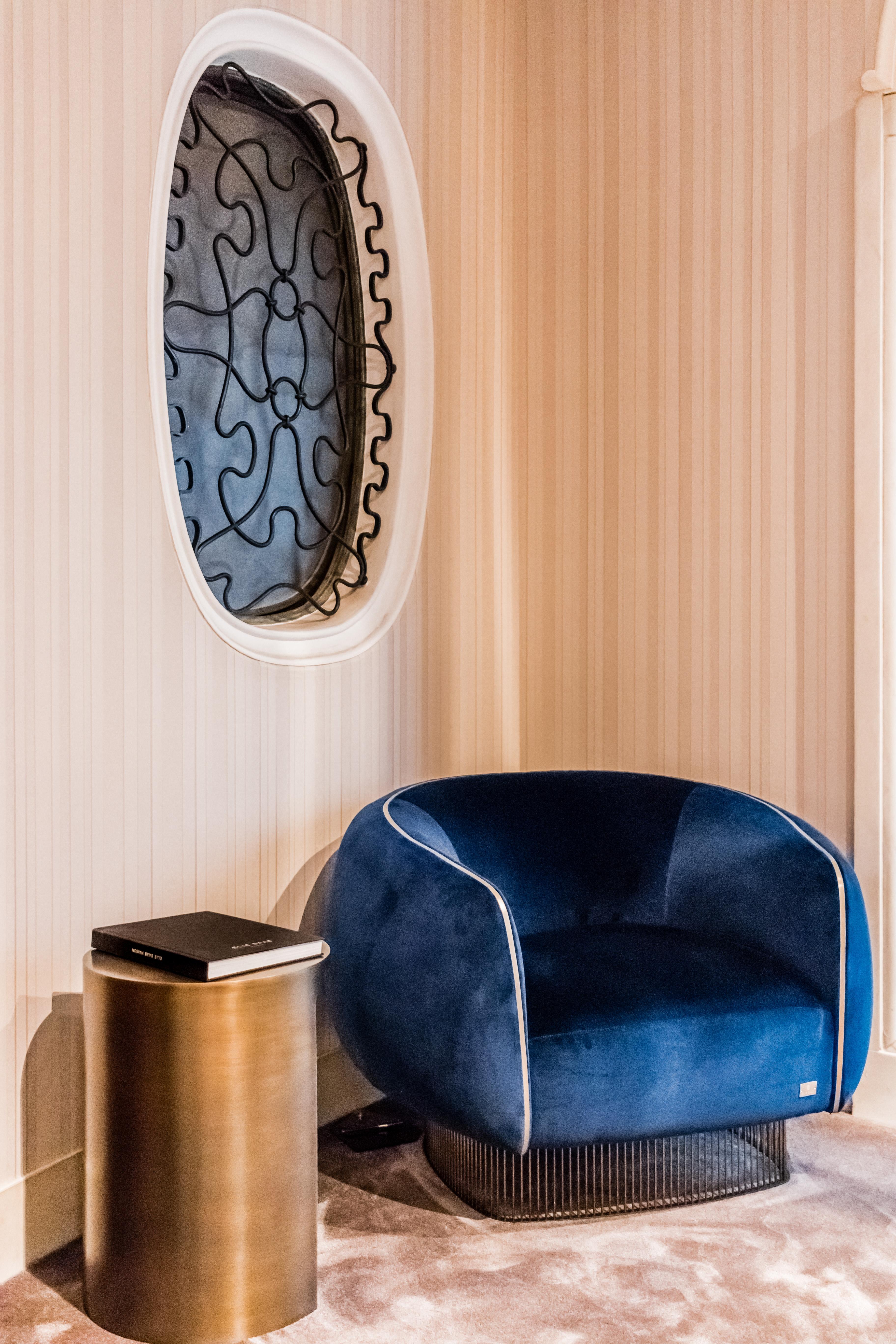 https://a.1stdibscdn.com/21st-century-art-deco-elie-saab-maison-velvet-bronze-brass-elite-armchair-italy-for-sale-picture-10/f_56582/f_354404221690551177800/ESM_Armchair_EliteH_F_6_master.jpg