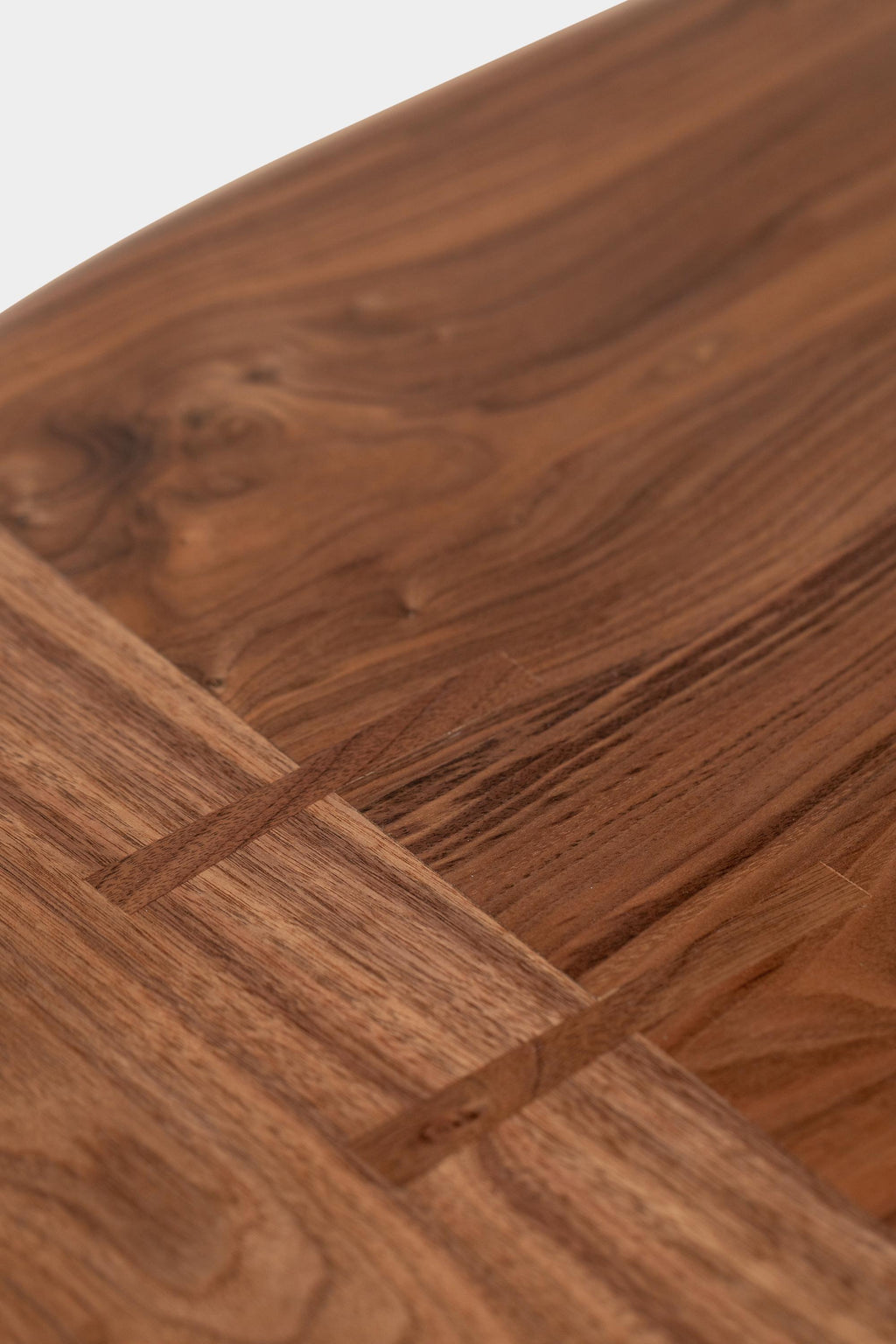 https://a.1stdibscdn.com/pill-top-9ft-long-palang-dining-table-in-walnut-for-sale-picture-7/f_24193/f_295775121657839276234/Earl_Home_0552_master.jpg