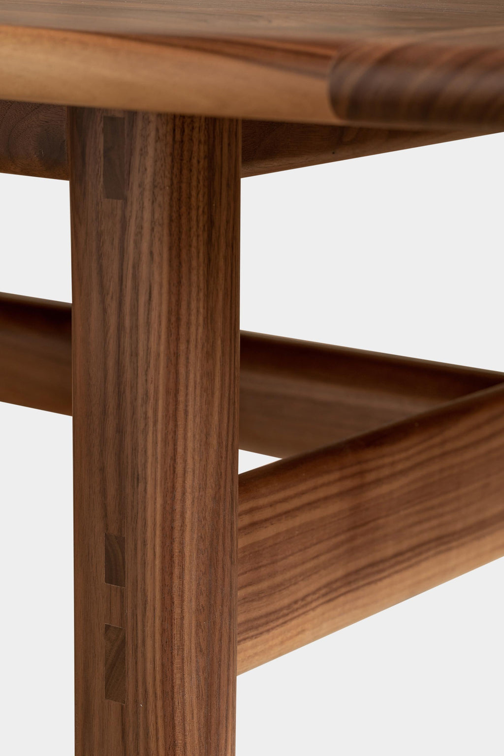 https://a.1stdibscdn.com/pill-top-9ft-long-palang-dining-table-in-walnut-for-sale-picture-8/f_24193/f_295775121657839261232/Earl_Home_0556_master.jpg