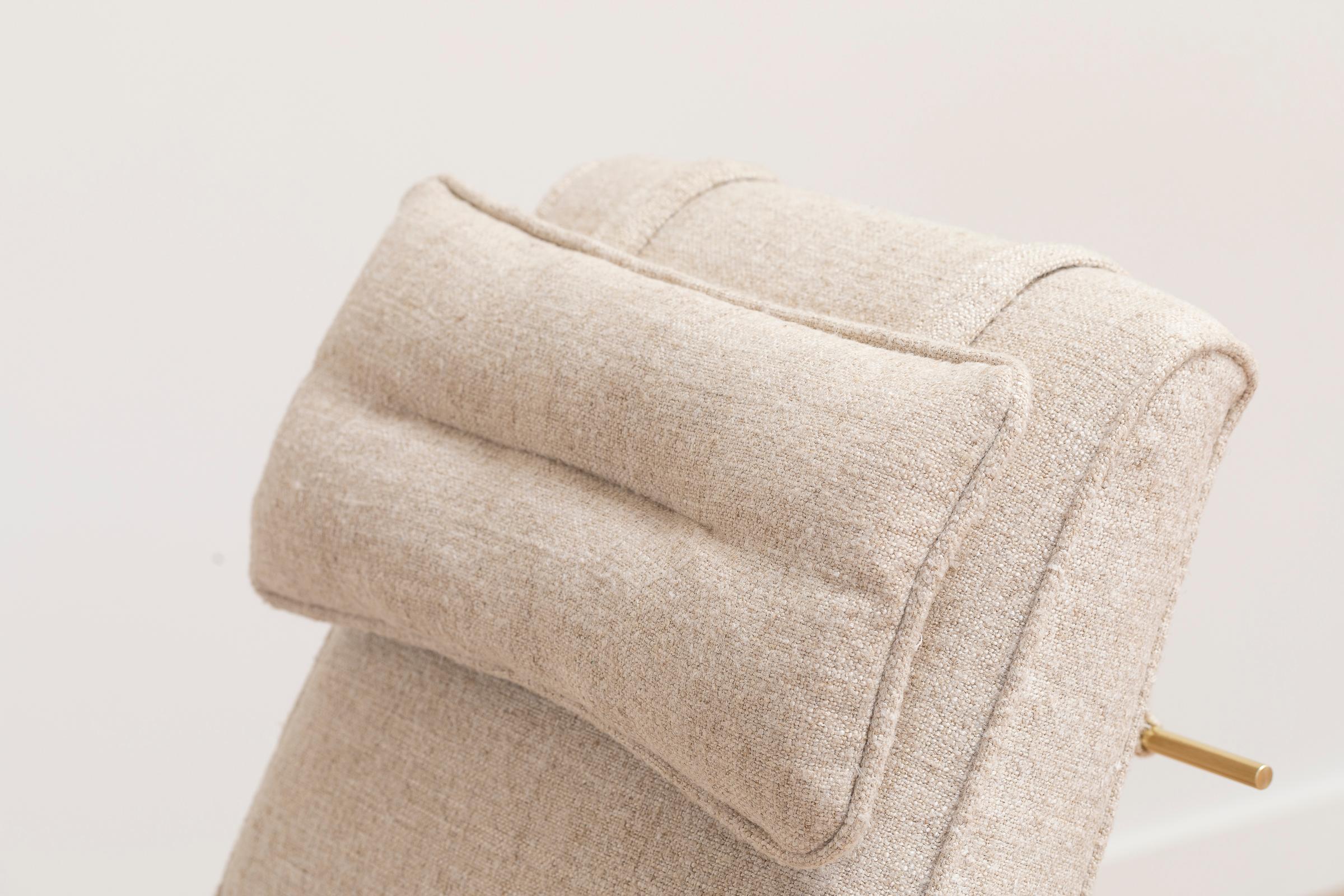 https://a.1stdibscdn.com/earl-walnut-ivory-textured-linen-moresby-rocking-chair-for-sale-picture-4/f_24193/f_234504421618898166749/Earl_Home_1868_master.jpg