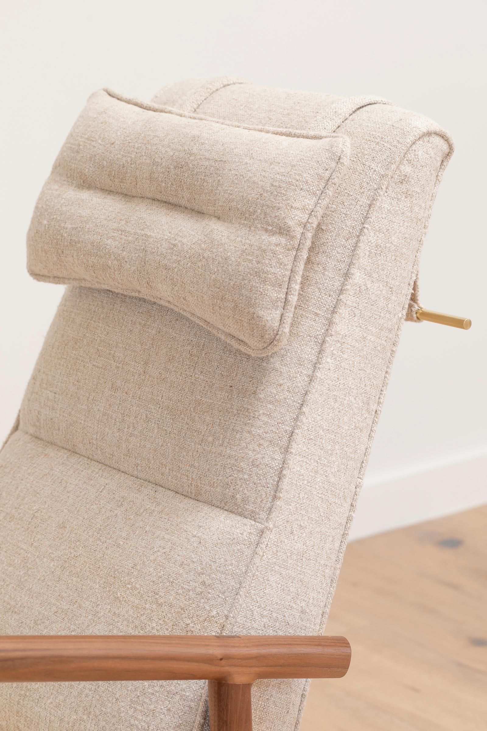 https://a.1stdibscdn.com/earl-walnut-ivory-textured-linen-moresby-rocking-chair-for-sale-picture-5/f_24193/f_234504421618898215249/Earl_Home_1871_master.jpg