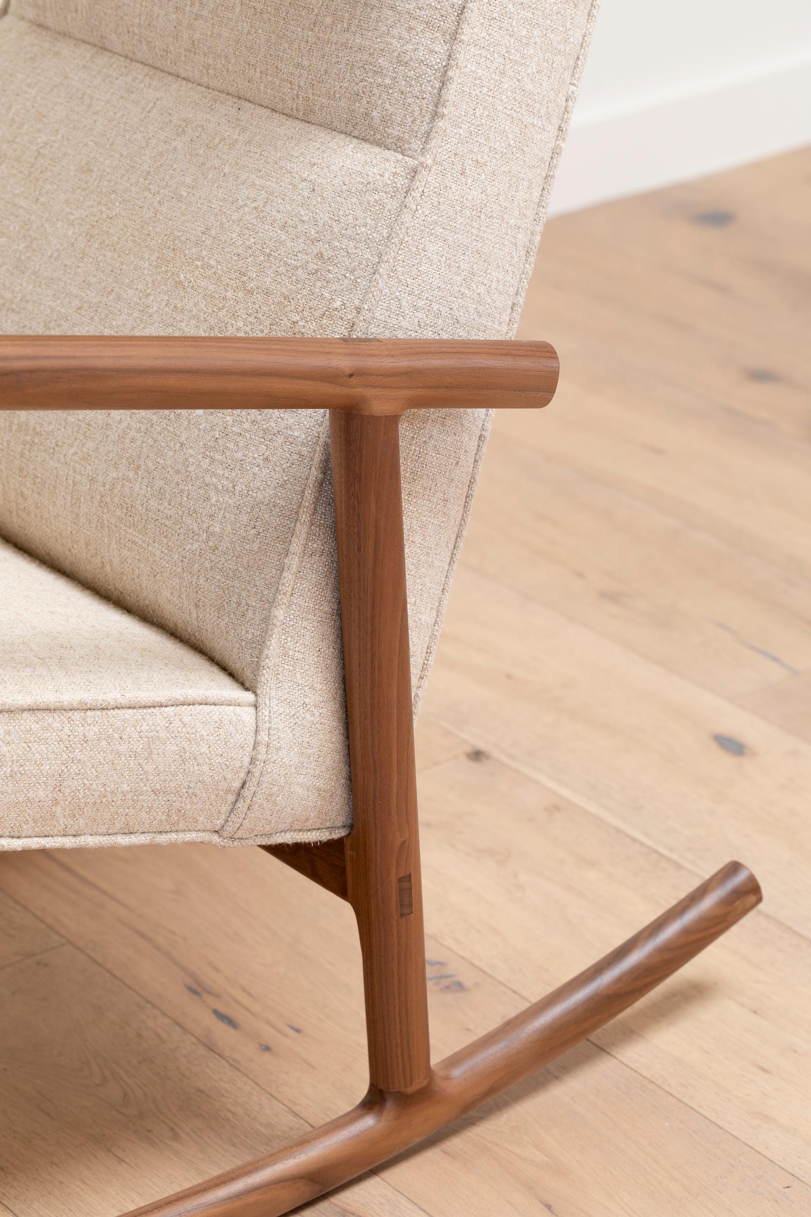 https://a.1stdibscdn.com/earl-walnut-beige-textured-linen-moresby-rocking-chair-for-sale-picture-6/f_24193/f_286981621652810988577/Earl_Home_1872_master.jpg