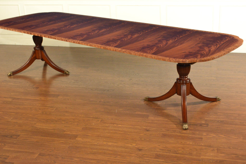 https://a.1stdibscdn.com/traditional-mahogany-scallop-cornered-dining-table-by-leighton-hall-for-sale-picture-2/17186662/f_178381711580915070365/Ebay22_090_master.JPG