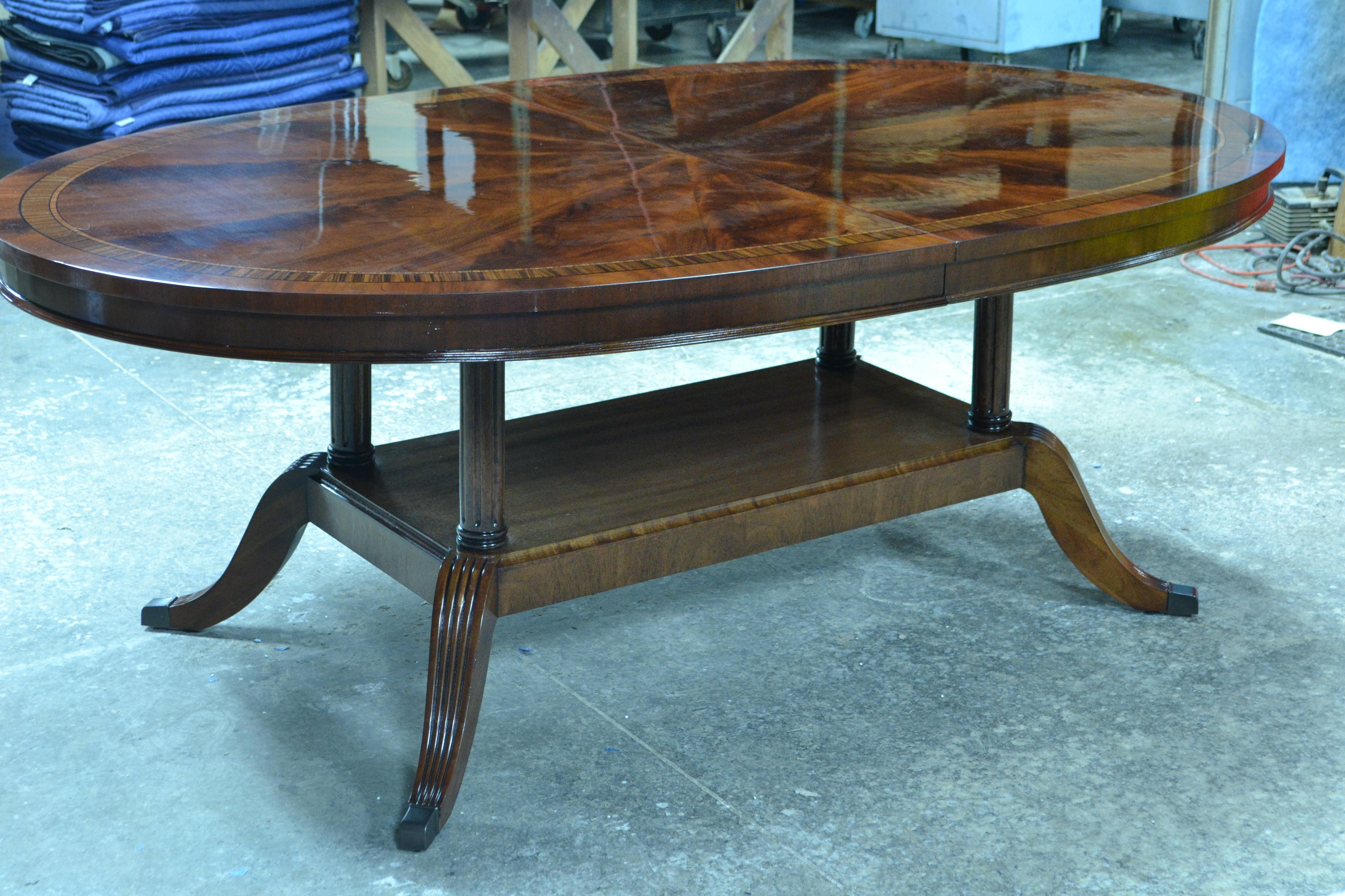https://a.1stdibscdn.com/oval-mahogany-regency-style-dining-table-by-leighton-hall-for-sale-picture-8/f_44162/f_135373021549133686859/Ebay_15_002_master.JPG