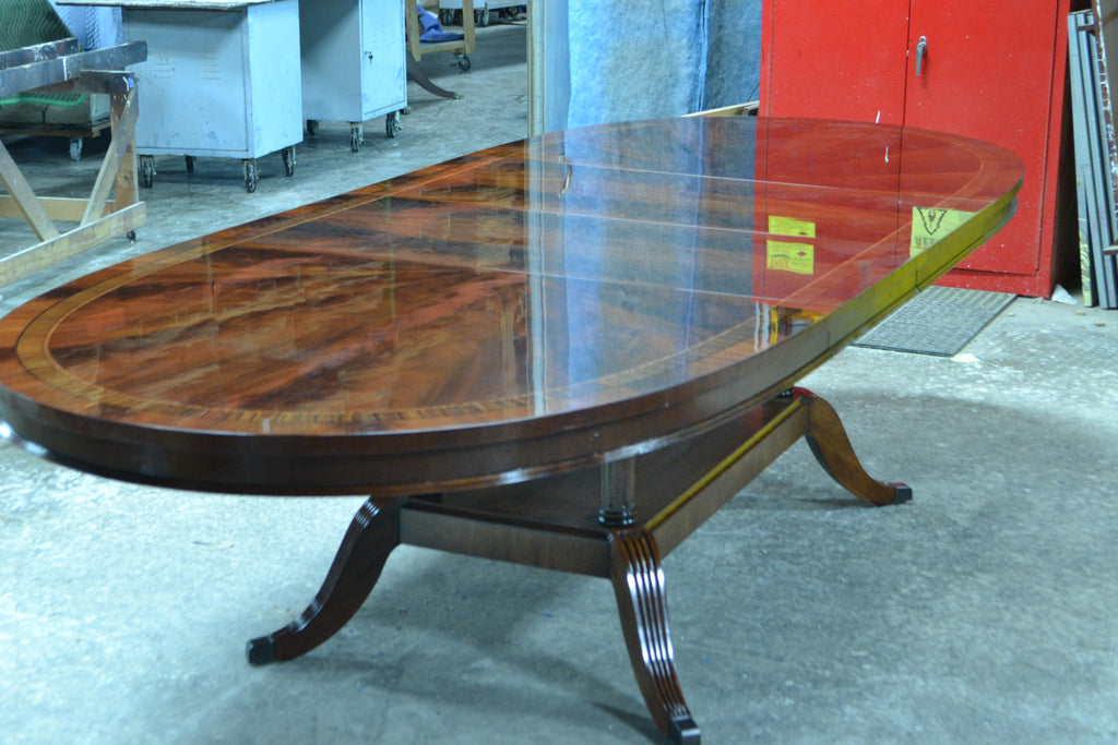 https://a.1stdibscdn.com/oval-mahogany-regency-style-dining-table-by-leighton-hall-for-sale-picture-9/f_44162/f_135373021549133711652/Ebay_15_007_master.JPG