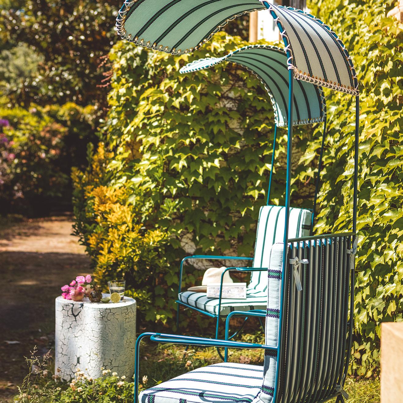 https://a.1stdibscdn.com/echo-outdoor-armchair-with-shade-for-sale-picture-3/f_83592/f_334599021679654631427/Echo_Shade_master.jpg