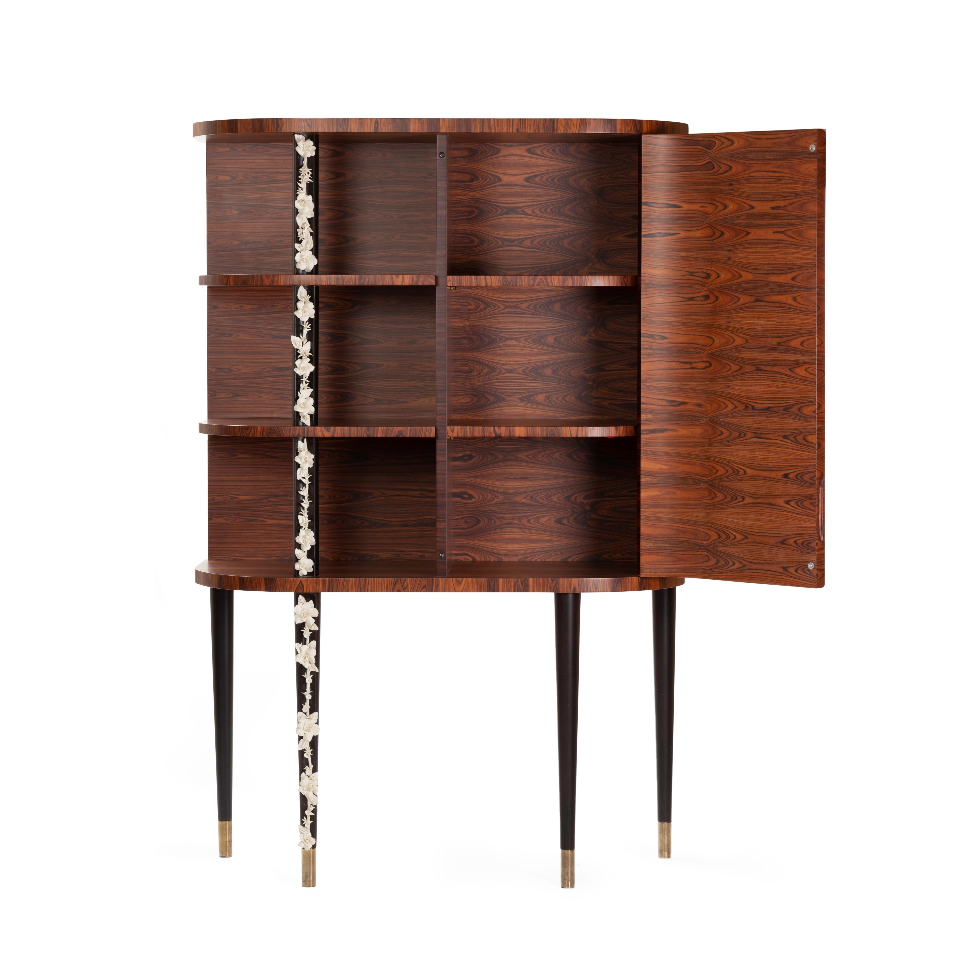 https://a.1stdibscdn.com/21st-century-eden-cabinet-in-kingwood-porcelain-brass-made-in-italy-for-sale-picture-2/f_58122/f_268963221643224889837/Eden_frontale_aperto_master.jpg