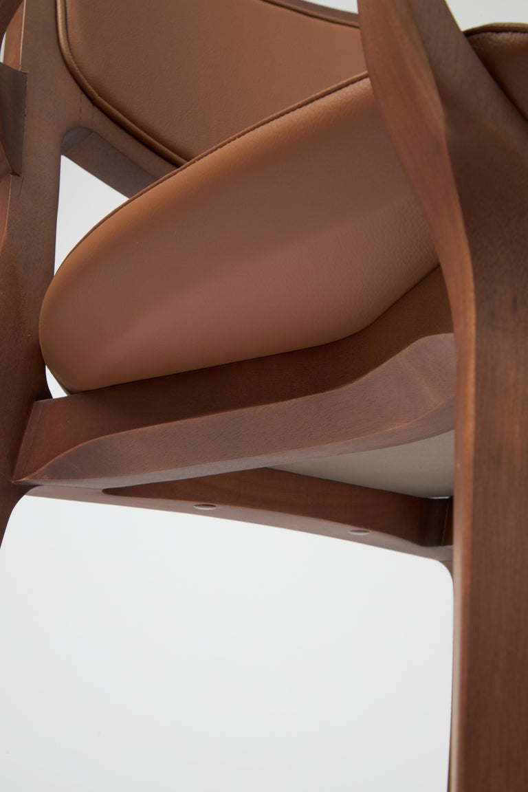 https://a.1stdibscdn.com/modern-style-aurora-chair-sculpted-in-walnut-finish-arms-leather-back-seating-for-sale-picture-6/f_35593/f_390205821711487306031/Emp_rio_das_Cadeiras0788_master.jpg?width=768
