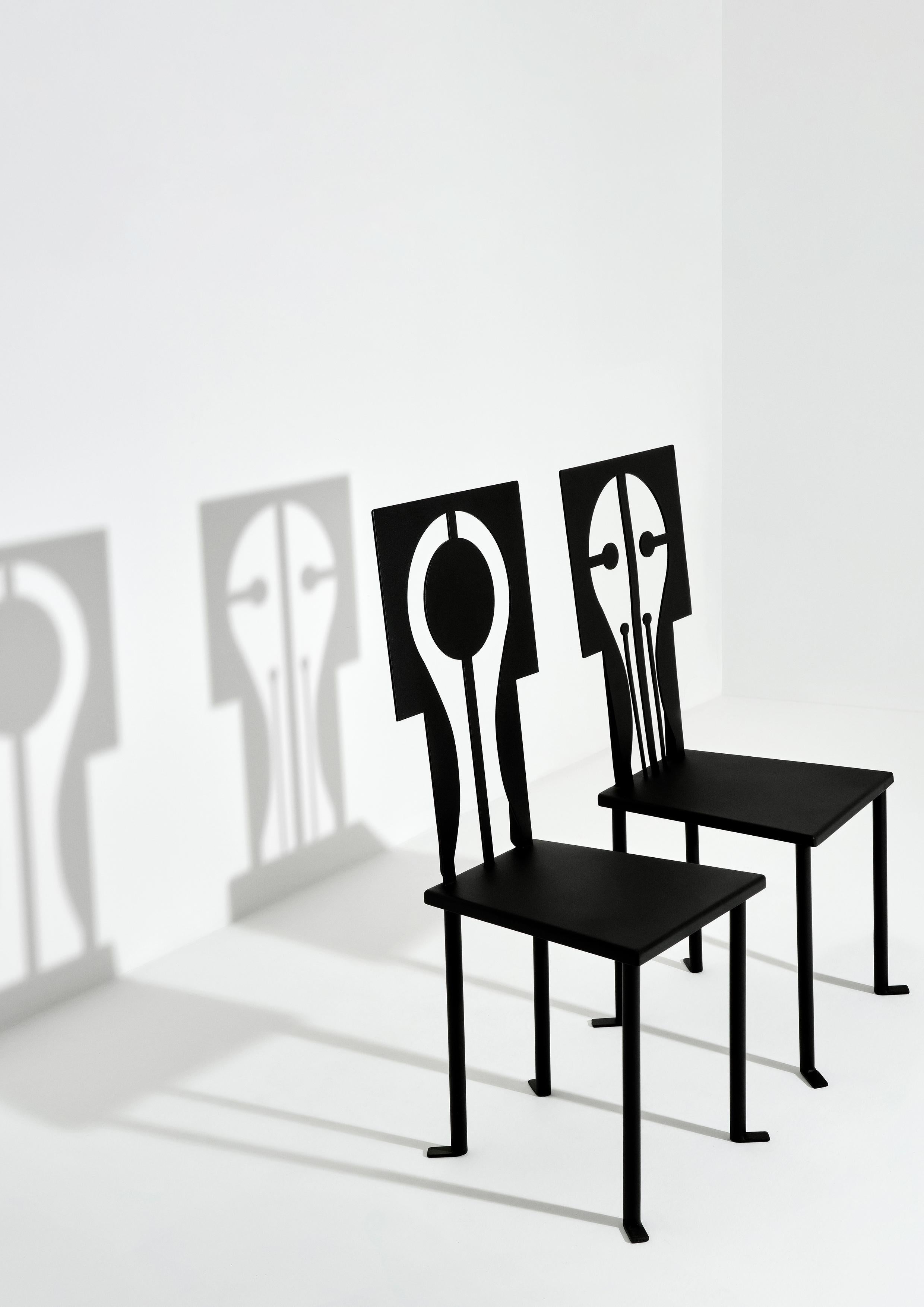 https://a.1stdibscdn.com/luna-chair-in-black-powder-coated-iron-by-animate-objects-for-sale-picture-4/f_12192/f_490721821772639160783/Epona_and_Luna_Chairs_master.jpg