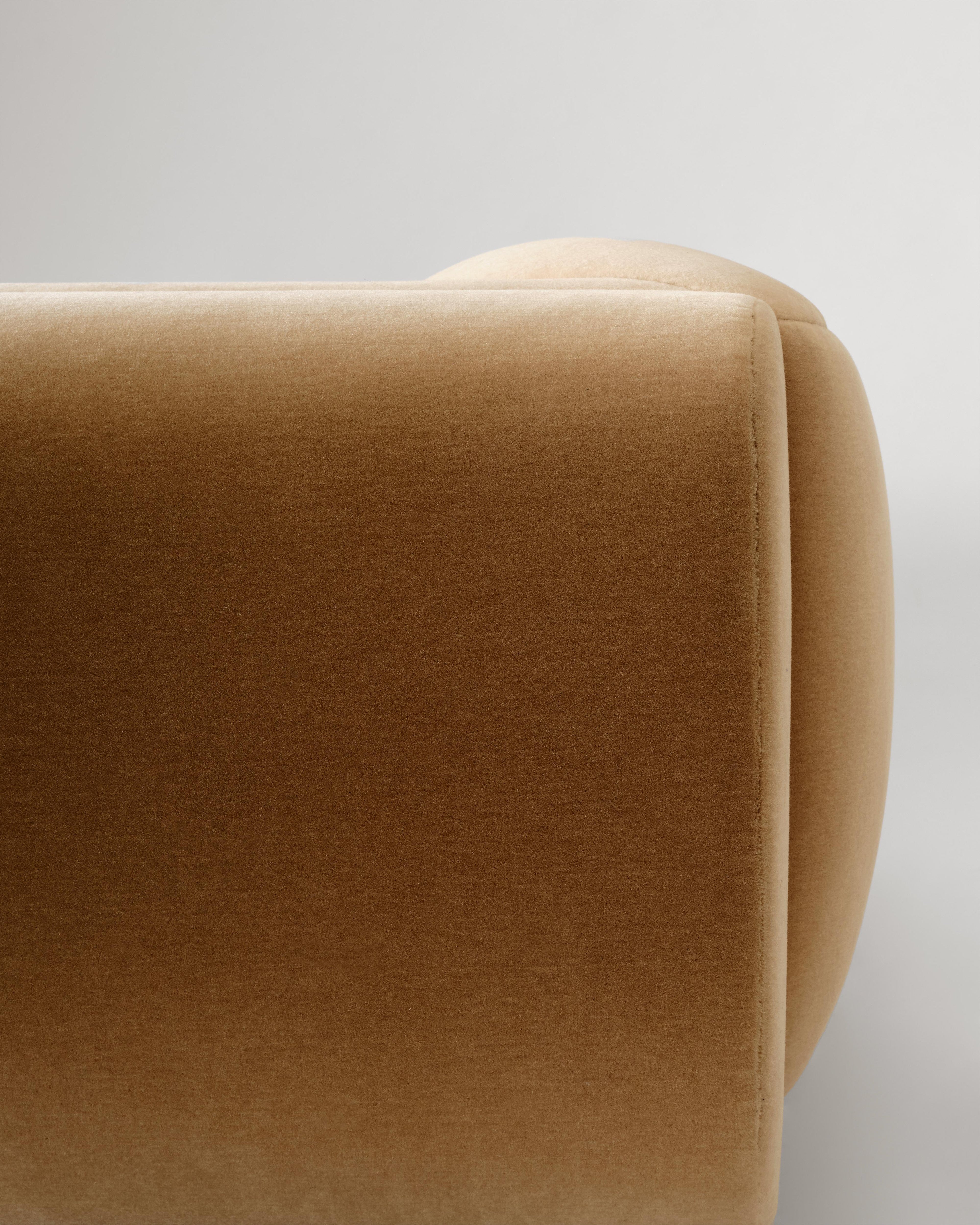 https://a.1stdibscdn.com/linea-sofa-upholstered-in-mohair-with-walnut-detail-by-estudio-persona-for-sale-picture-6/f_23783/f_315333321669845695810/EstudioPersona_Sofa_7_master.jpg