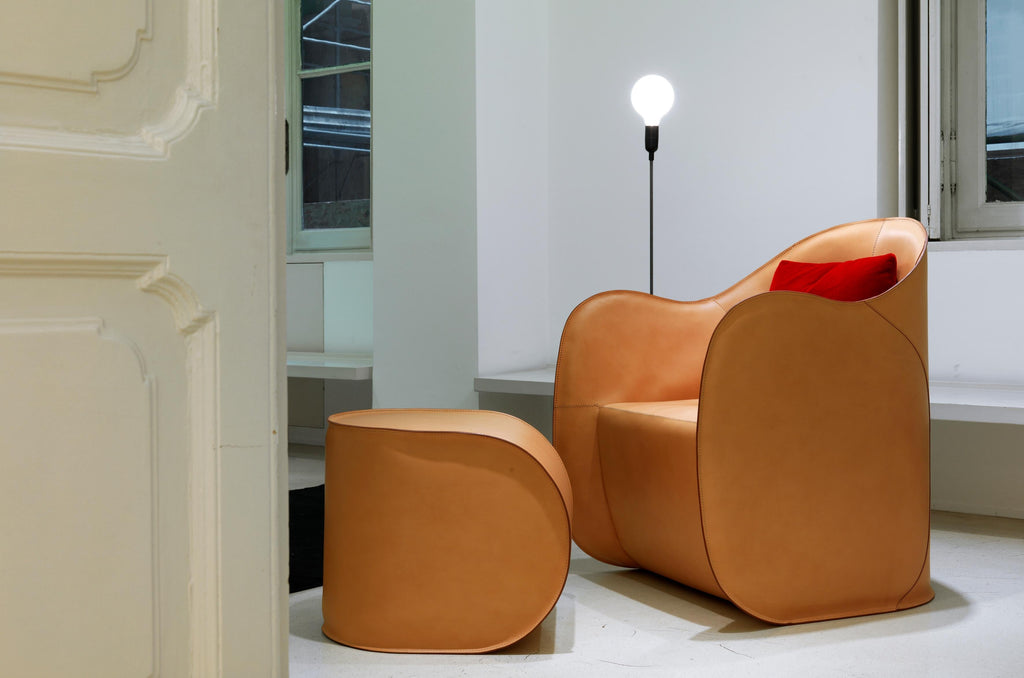 https://a.1stdibscdn.com/exo-armchair-and-pouf-set-for-sale-picture-6/f_48381/f_161783121568818189300/Exo_Brera_master.jpg