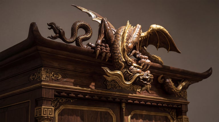 https://a.1stdibscdn.com/museum-quality-chinoiserie-rosewood-cabinet-with-dragon-and-paradise-birds-inlay-for-sale-picture-4/f_98702/f_488207721773395884183/Extreme_close_up_view_focusing_on_the_top_portion_1771173289692_master.jpg?width=768