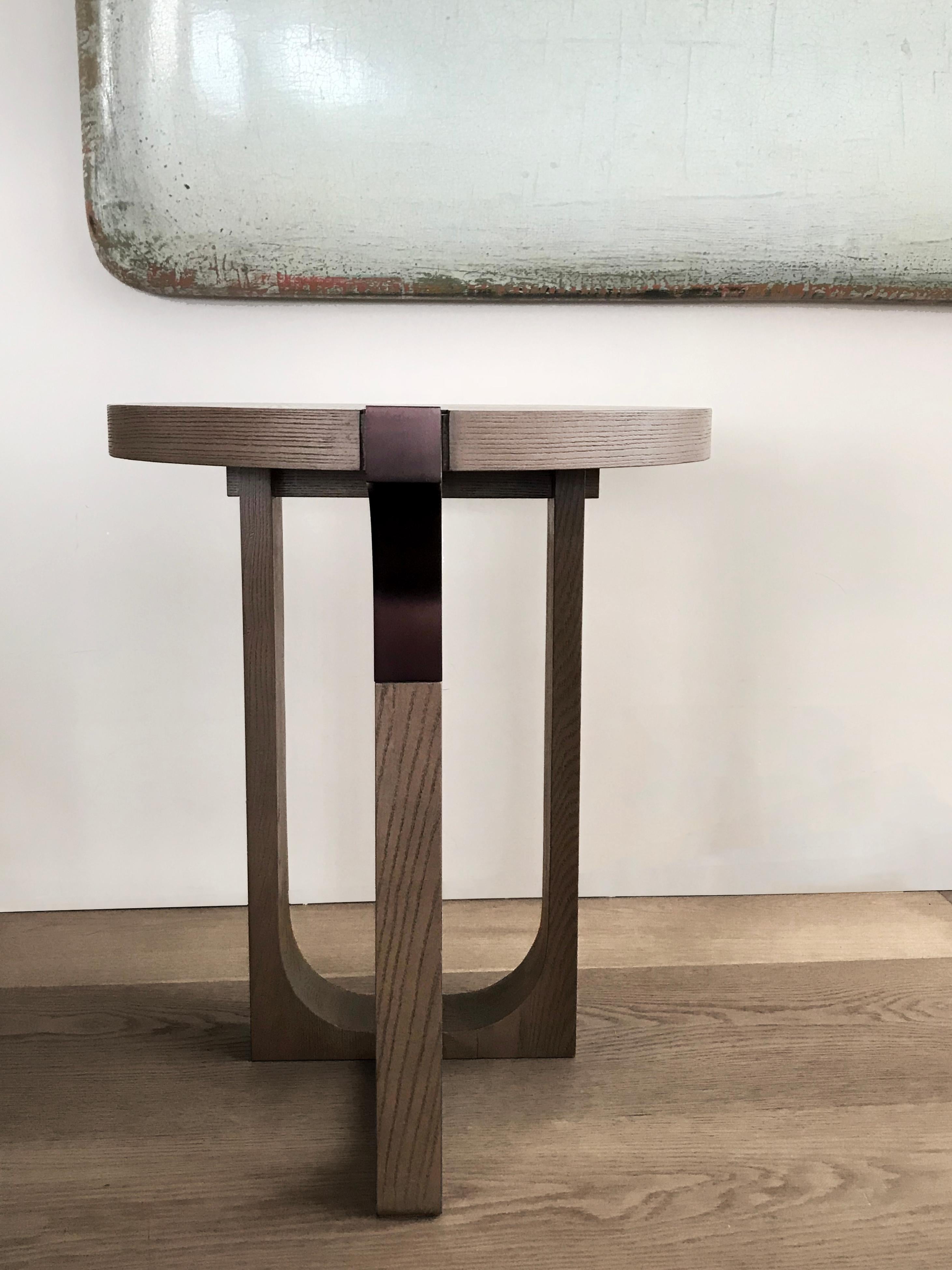 https://a.1stdibscdn.com/side-coffee-table-interlock-andre-fu-living-home-oak-new-modern-for-sale-picture-2/f_52392/f_253852421632142209173/F1SSW11CTL_INTERLOCK_SIDE_COFFEE_TABLE_GREY_02_master.jpg