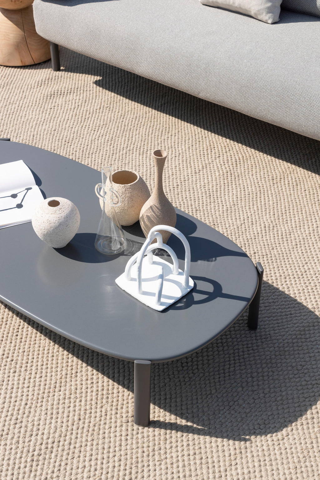 https://a.1stdibscdn.com/alias-t05t04t06t10-ten-outdoor-sofa-set-and-table-in-white-w-lacquered-frame-for-sale-picture-13/22569652/f_310341021666874216600/_F5I1774_2__master.jpg