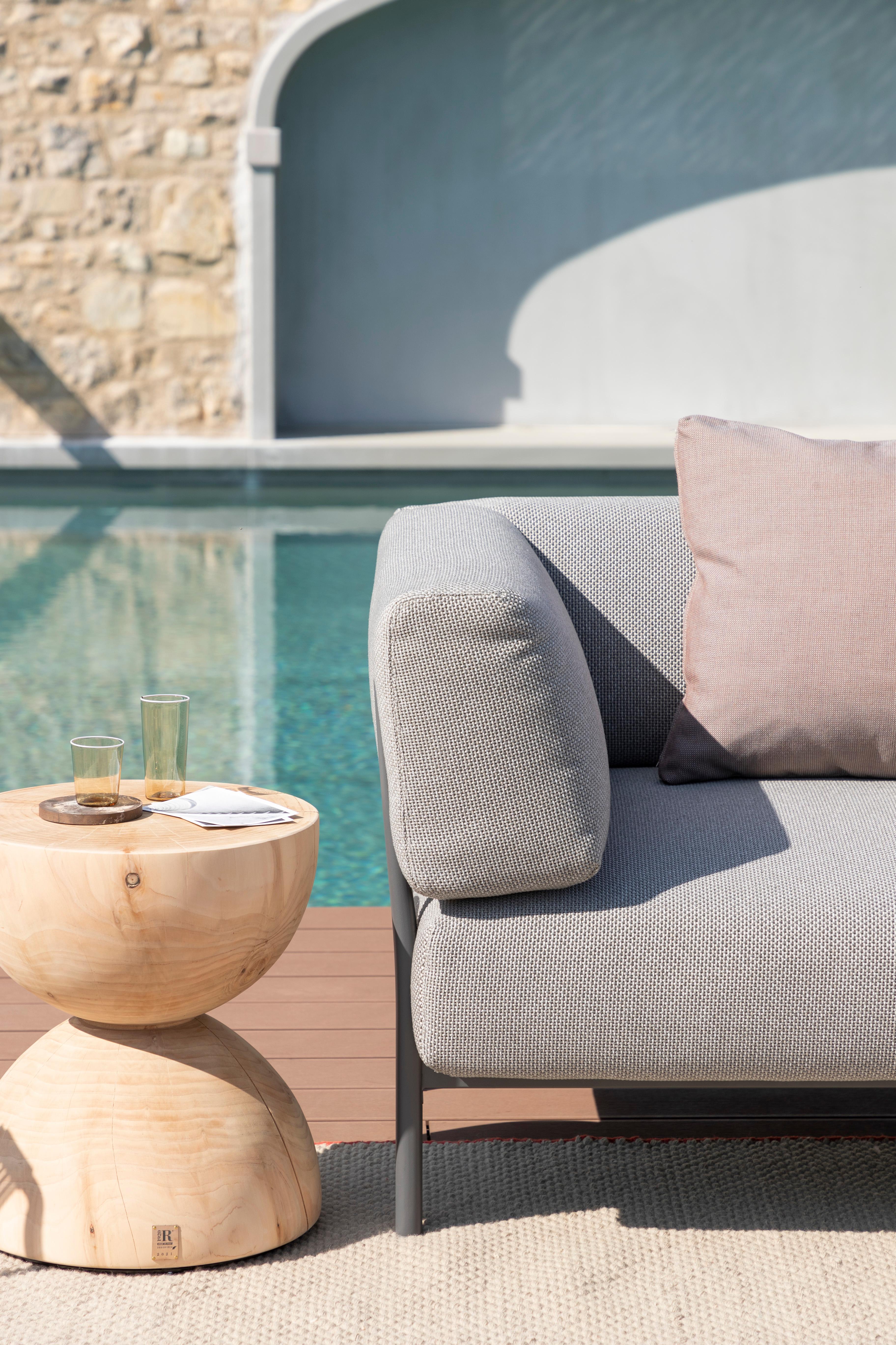 https://a.1stdibscdn.com/alias-t05t04t06t07t10t08-ten-outdoor-sofa-set-in-white-w-lacquered-frame-for-sale-picture-10/22569652/f_310340921666873955153/_F5I1790_3__master.jpg