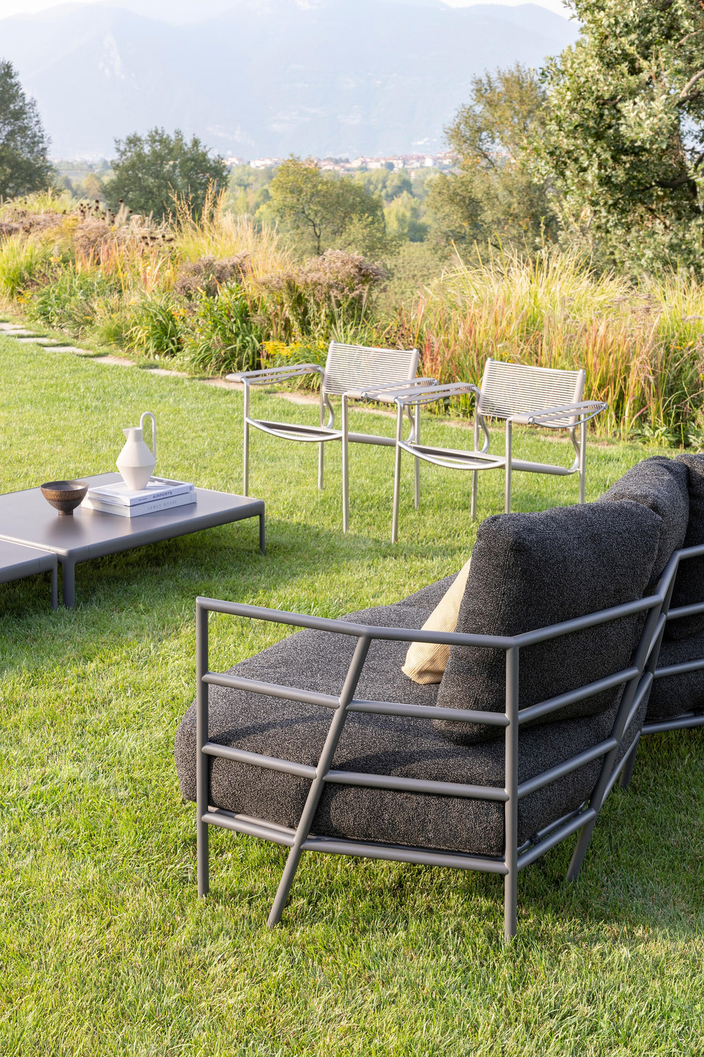 https://a.1stdibscdn.com/alias-202-outdoor-green-pvc-armchair-in-brushed-stainless-steel-frame-for-sale-picture-4/22569652/f_308136421665560249766/_F5I2094_master.jpg