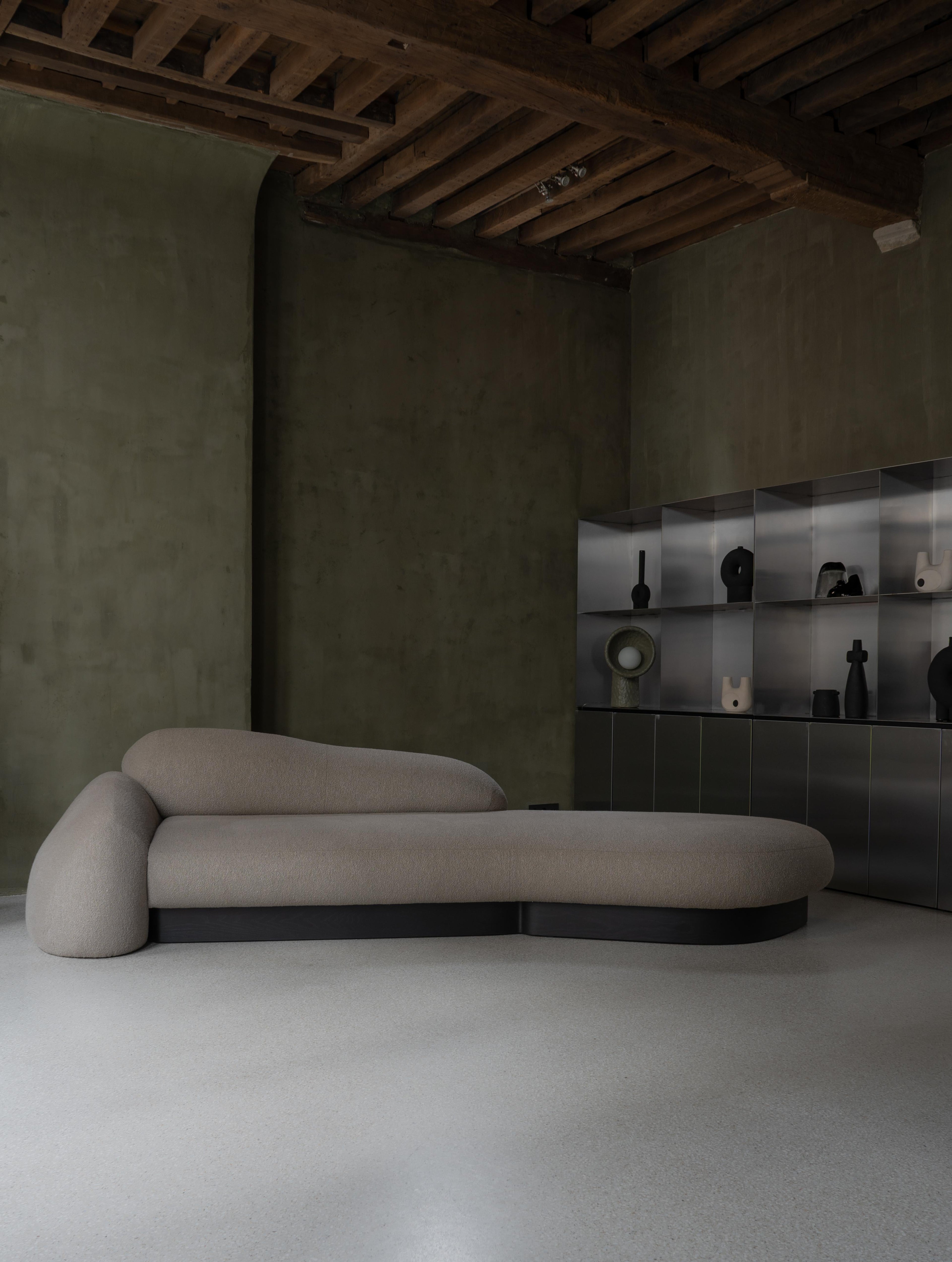 https://a.1stdibscdn.com/plyn-sofa-for-sale-picture-4/f_102572/f_435981021739370748779/_FAINA_Antwerp_Gallery_6_master.jpg